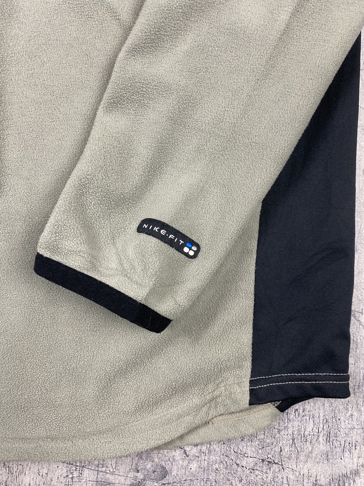 Nike Vintage Nike Zip Fleece Jacket Y2K Style Size US L / EU 52-54 / 3 - 5 Thumbnail