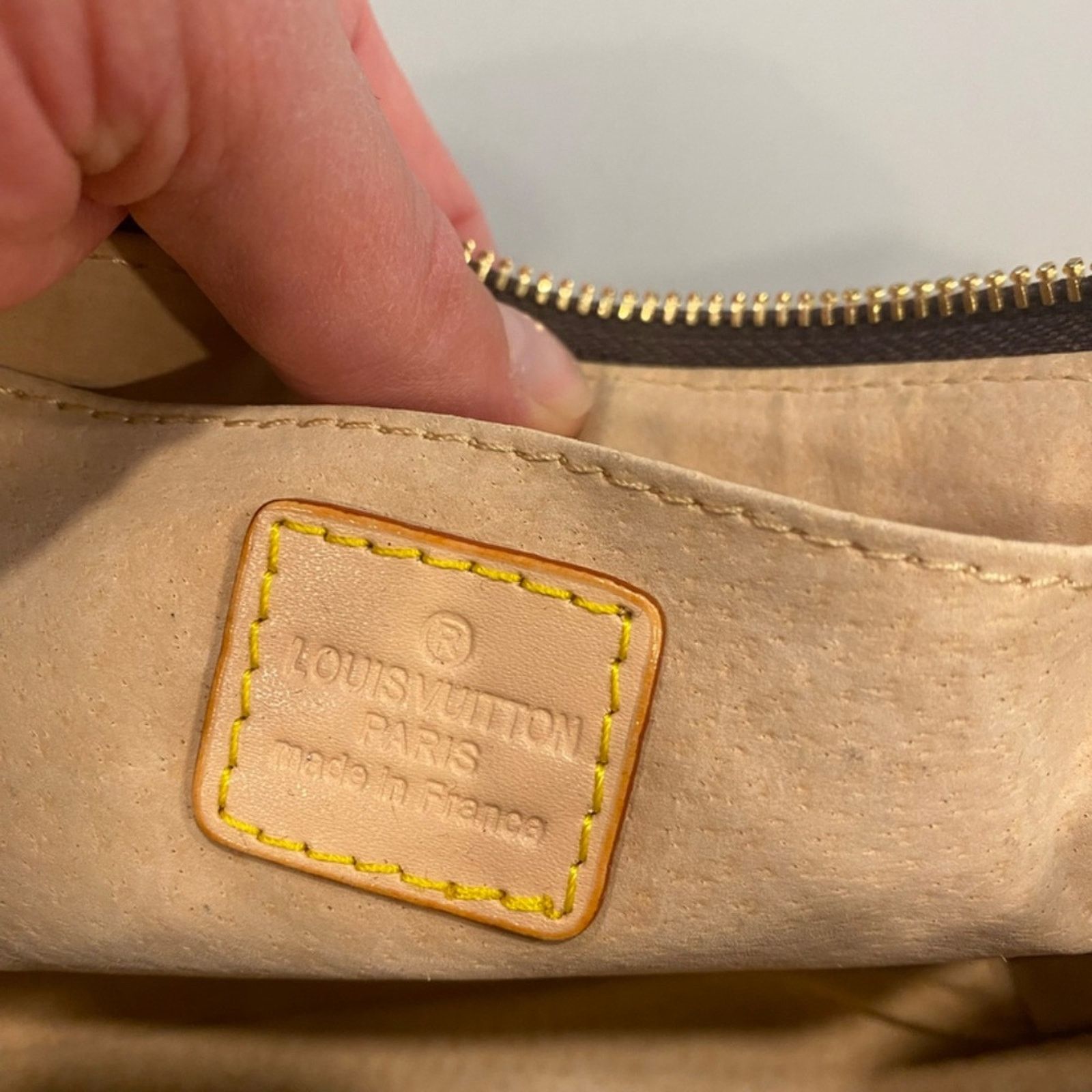 Louis Vuitton Louis Vuitton Monogram Pochette Pouch - The RealReal Size ONE SIZE - 10 Thumbnail