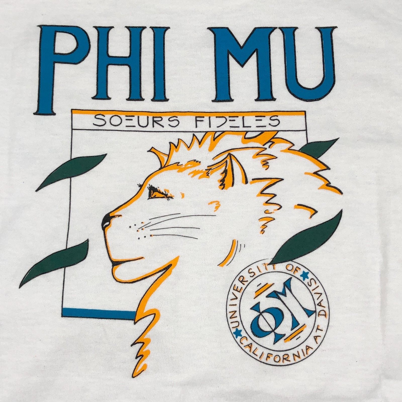 Vintage vintage 90s UC Davis Phi Mu Lion Logo Sorority White Tee Size US L / EU 52-54 / 3 - 2 Thumbnail