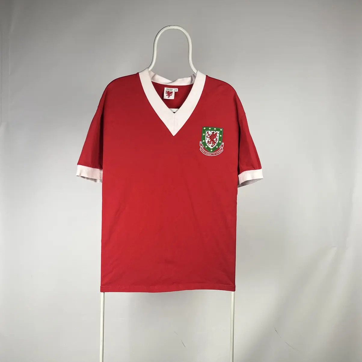 Vintage Wales Tshirt retro classic size XLarge soccer Size US XL / EU 56 / 4 - 1 Thumbnail