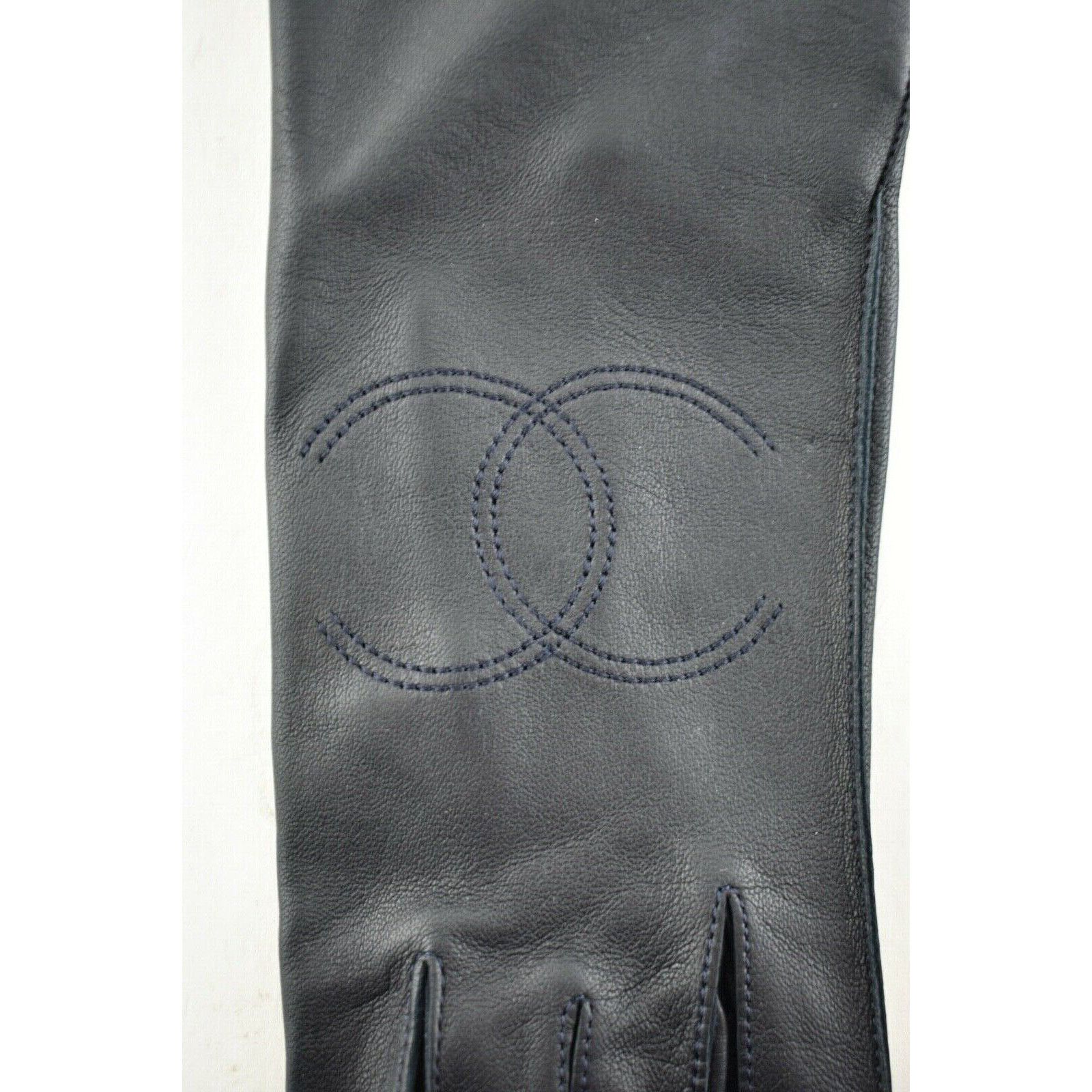 Chanel Chanel Lambskin Leather CC Stitch Logo 5 Finger Gloves 6.5 Size ONE SIZE - 3 Thumbnail