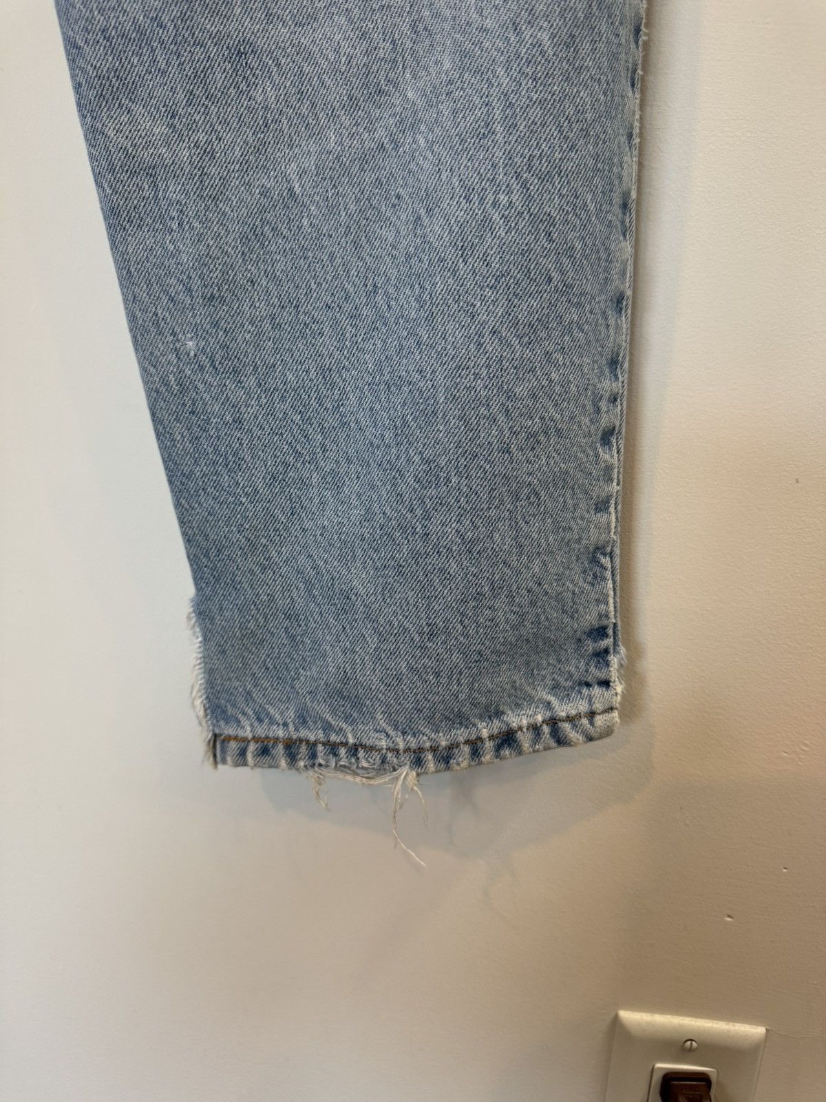 Levi's Vintage Clothing Vintage Levi’s 550 Light Wash Distressed Jeans, W35 x L31 Size US 35 - 8 Thumbnail