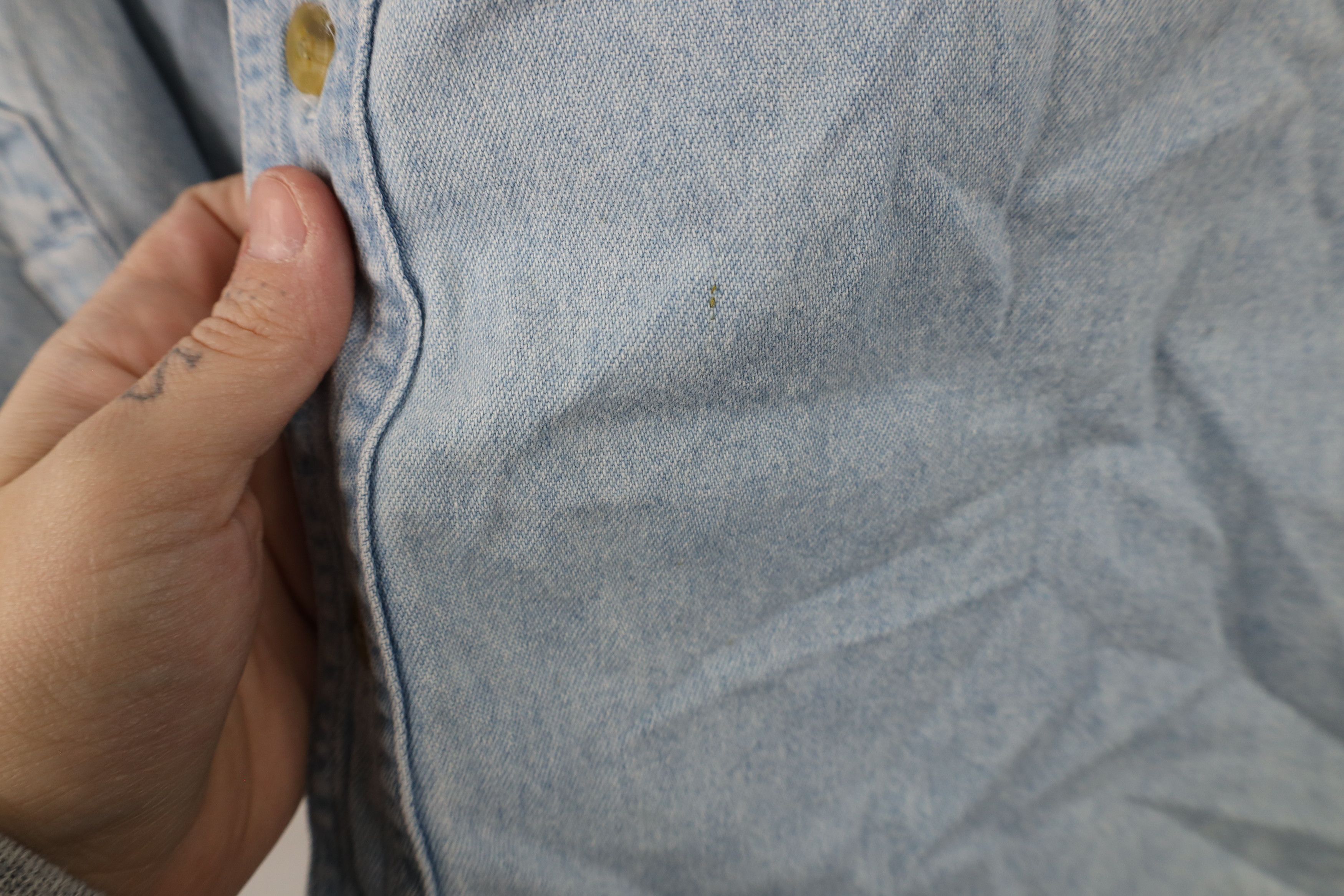 Vintage Vintage 90s University of Michigan Denim Button Down Shirt Size US L / EU 52-54 / 3 - 7 Thumbnail