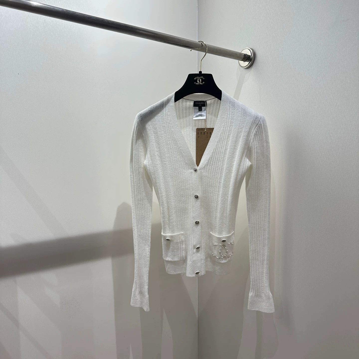 Chanel Chanel Women's apr107 Pearl Crystal CC Cardigan 34 Size XS / US 0-2 / IT 36-38 - 1 Thumbnail