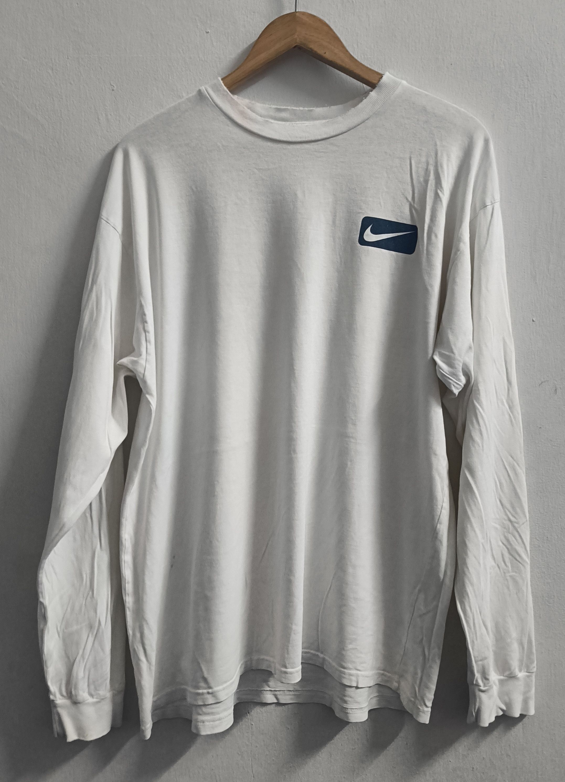 Nike 🔥🔥 Rare Distressed Vintage Nike Swoosh Long Sleeve Tee Size US L / EU 52-54 / 3 - 2 Thumbnail