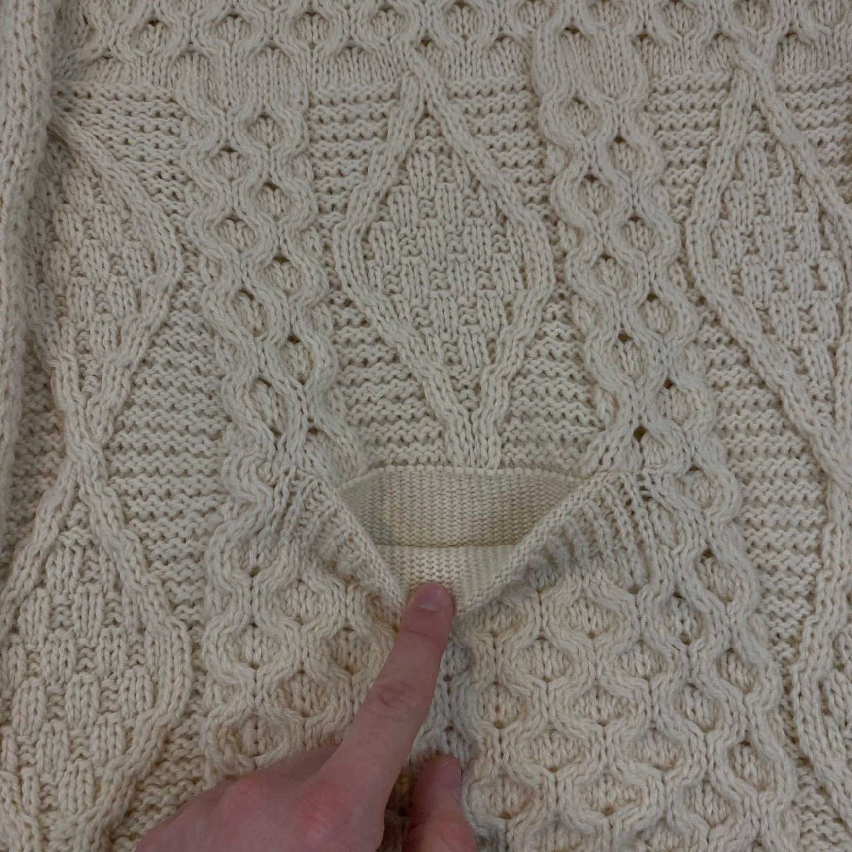 Vintage VINTAGE KILRONAN Knitwear Poncho Sweater Cardigan Merino Wool Cableknit Women One Size Cream Size ONE SIZE - 5 Thumbnail