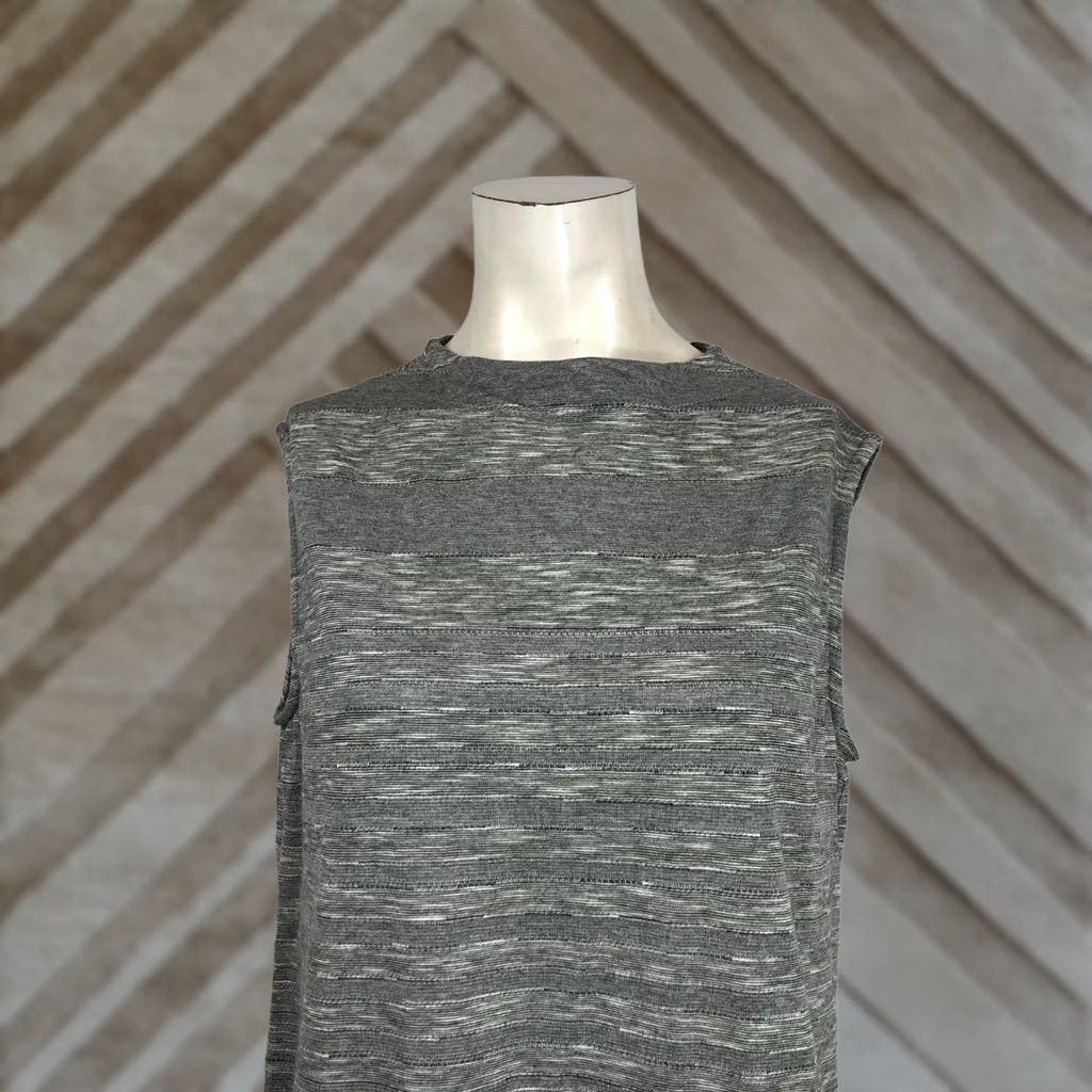 Vintage W0MEN'S LARGE GRAY SLEEVELESS TUNIC TOP COTTON BLEND ROUND NECK Size US L / EU 52-54 / 3 - 1 Thumbnail