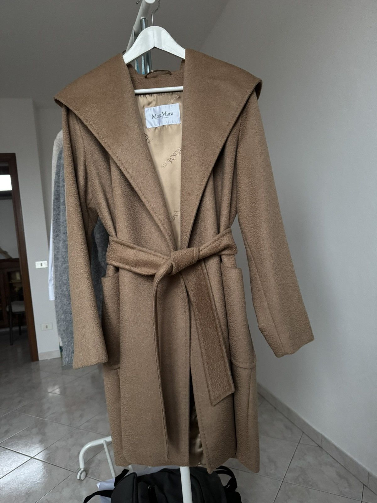 Max Mara Max Mara Rialto Camel Hair Short Hooded Coat Size L / US 10 / IT 46 - 1 Thumbnail