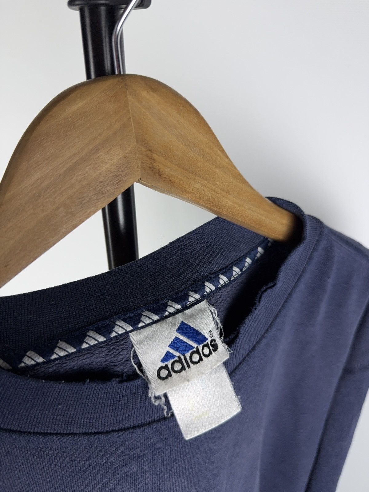 Adidas Vintage Y2K 00s Faded adidas Trefoil Sweatshirt Logo Size US S / EU 44-46 / 1 - 9 Thumbnail