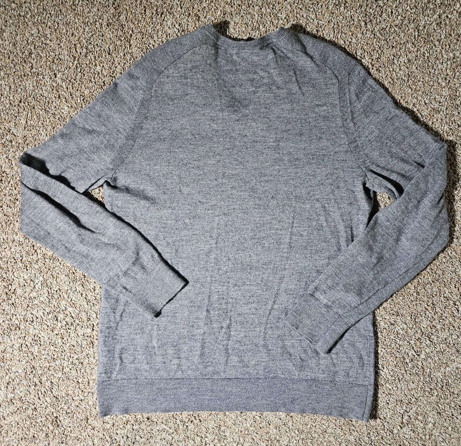 Express Express Men's Vneck Sweater Size L Merino Wool Blend Gray Size US L / EU 52-54 / 3 - 7 Thumbnail
