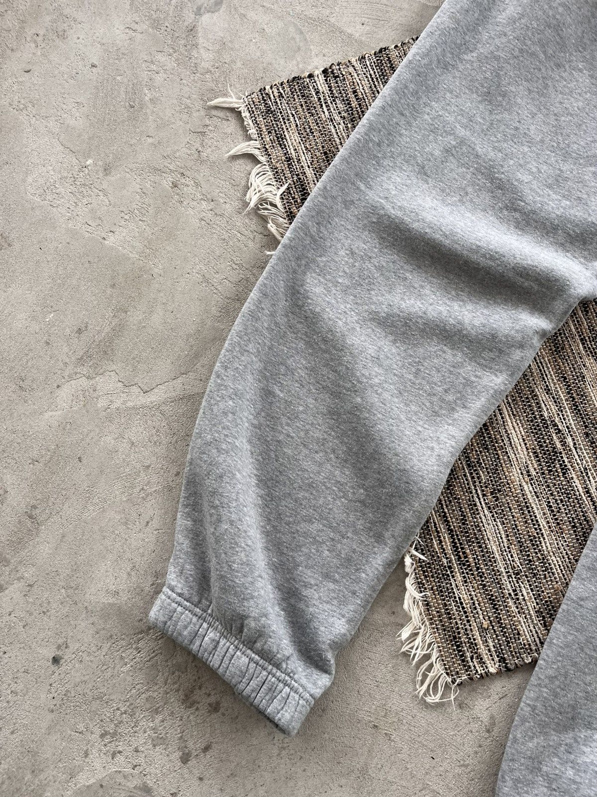 Nike Vintage Nike Grey Y2K Oversize Wide Sweatpants Joggers Size US 38 / EU 54 - 9 Thumbnail