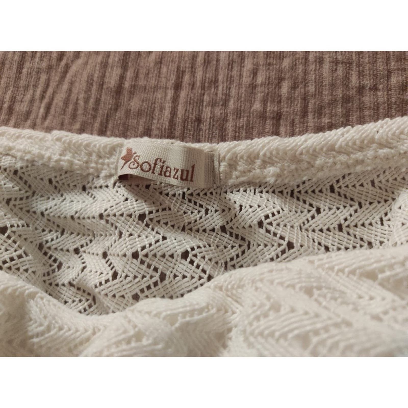 (B).Stroy White Three-Quarter Sleeve Crop Top with Back Bow Size US XS / EU 42 / 0 - 2 Thumbnail