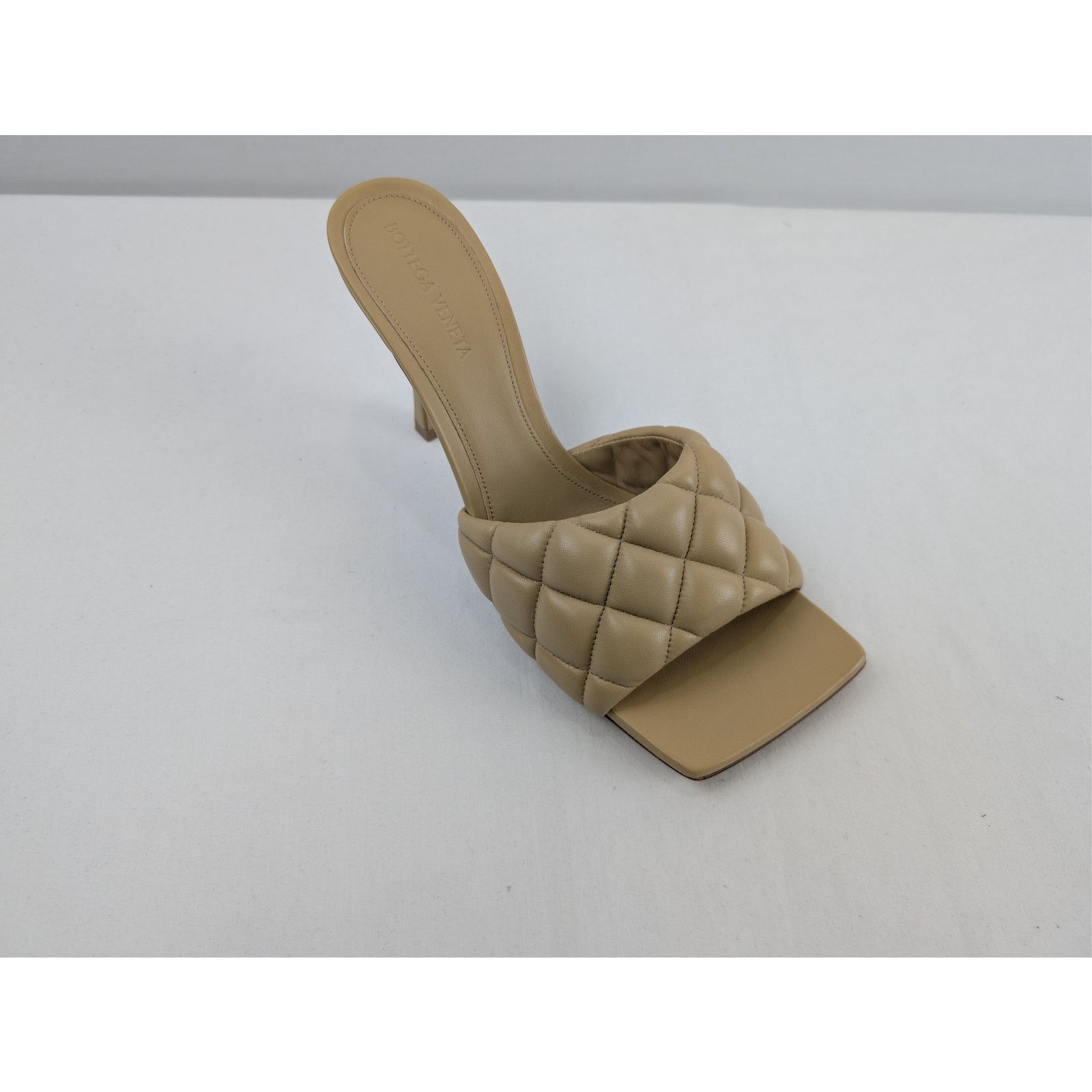 Bottega Veneta o1rshd1 Nappa Matelasse Padded Sandal in Cane Sugar Size US 10.5 / IT 40.5 - 3 Thumbnail