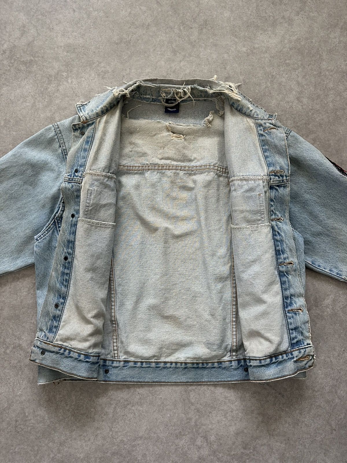 Vintage Vintage Sting Denim Jacket Thrashed Distressed Unique Rare Size US L / EU 52-54 / 3 - 5 Thumbnail