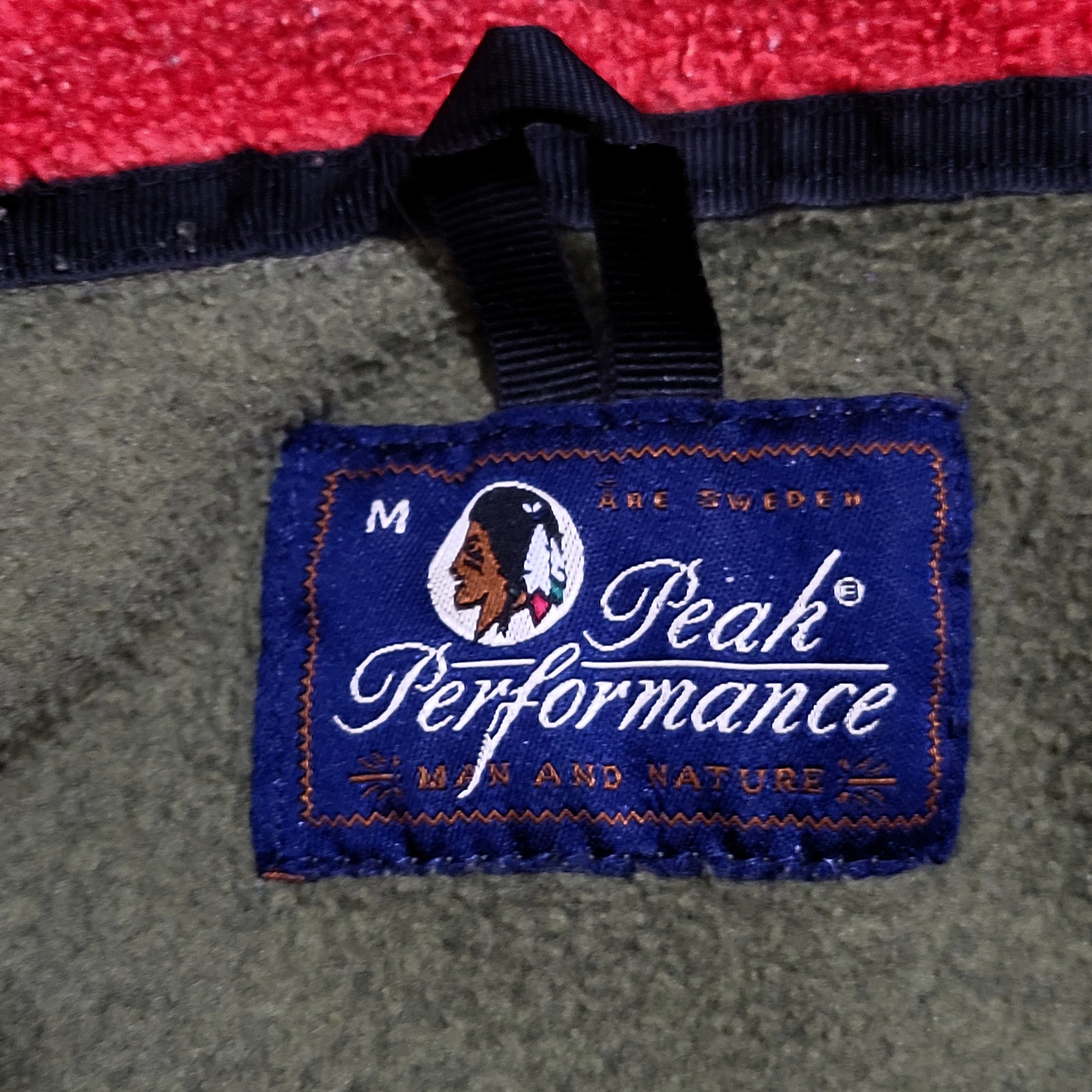 Peak Performance Vintage Peak Performance Sweatshirt.Size M but fit L.. Size US M / EU 48-50 / 2 - 3 Thumbnail