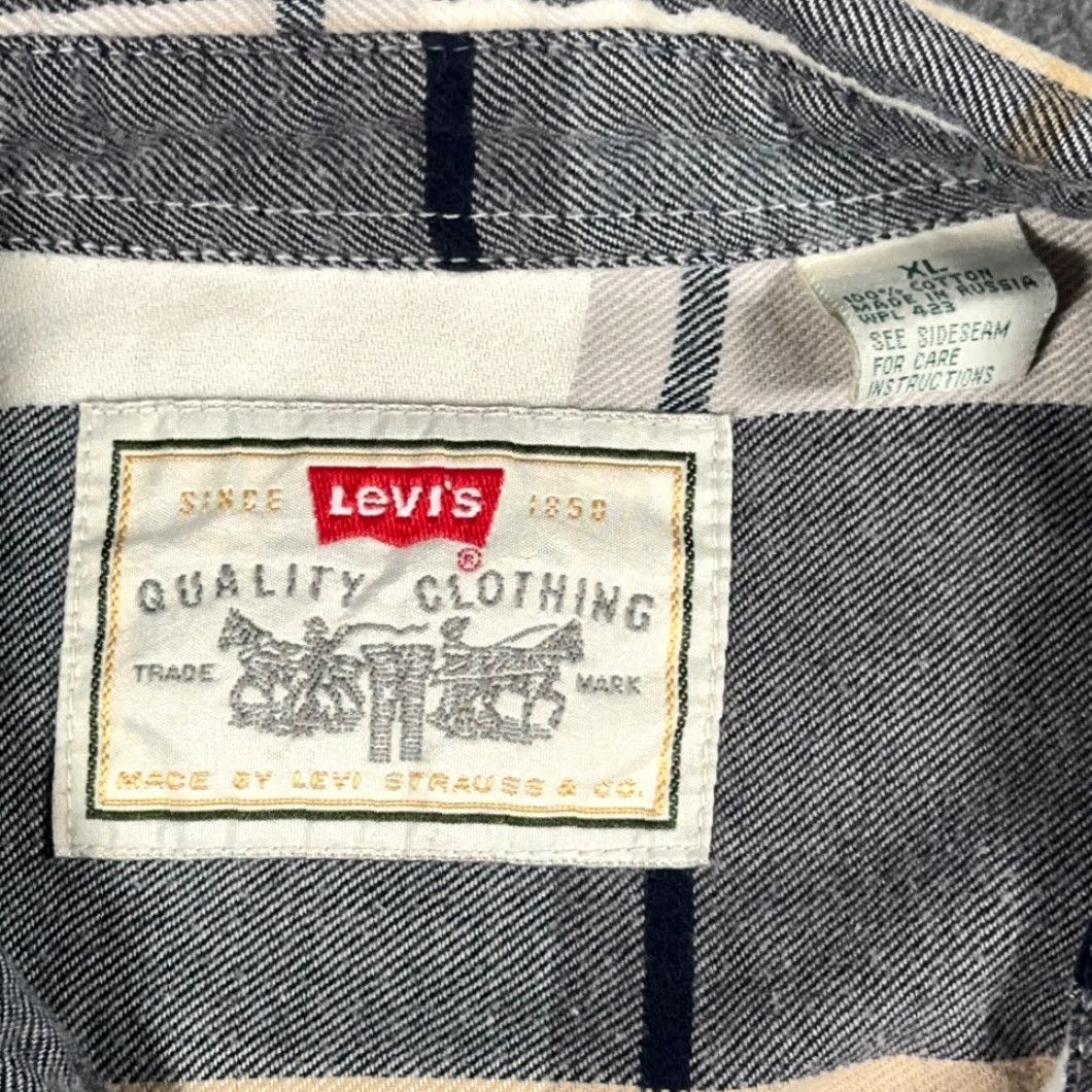 Levi's VINTAGE Levi's Shirt Adult XL Brown Plaid Flannel Workwear Grunge 90s Levi's tag Pockets 90s Mens XL Compact Size US XL / EU 56 / 4 - 5 Thumbnail