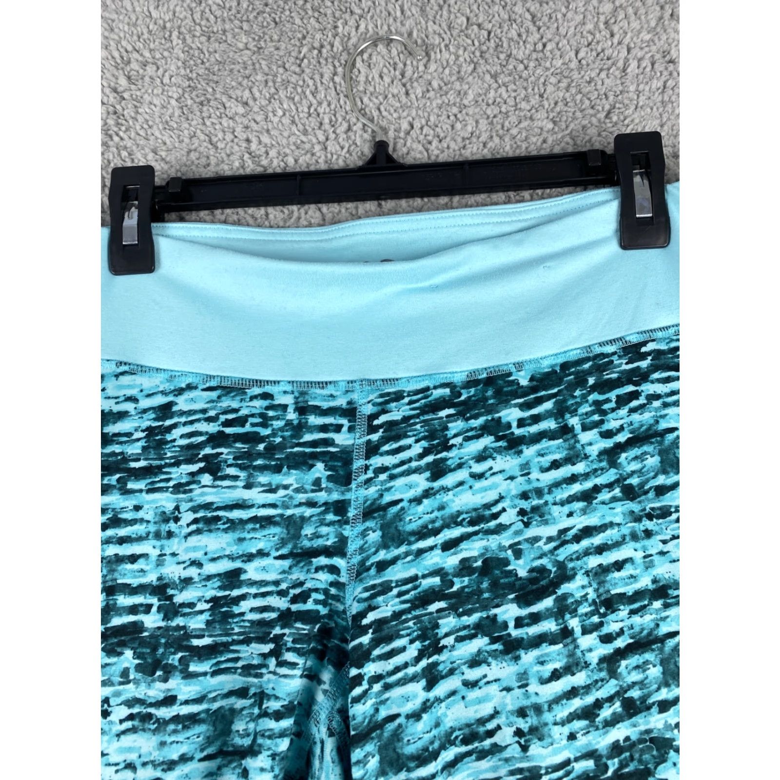 Champion Champion Leggings Women Cropped Turquoise Large 37-33 Activewear Elastic Waist Pockets Athletic Pants Women's Free Form Peculiar? Size 36" / US 14 / IT 50 - 3 Thumbnail