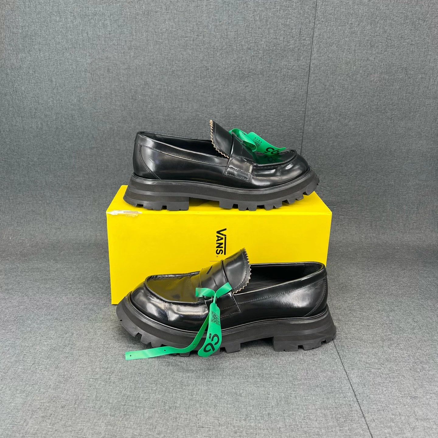 Alexander McQueen McQ Black Loafer 39 Like New Size US 8 / IT 38 - 2 Thumbnail