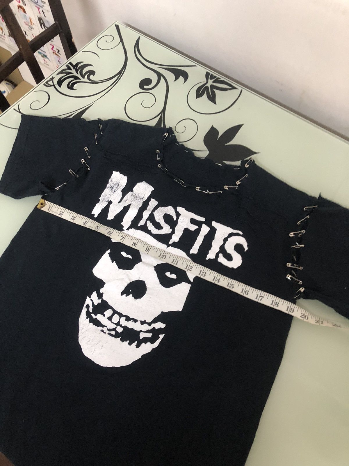 Misfits Rare Vintage Misfits Bondage Punk Distressed Tshirt Size US S / EU 44-46 / 1 - 17 Thumbnail
