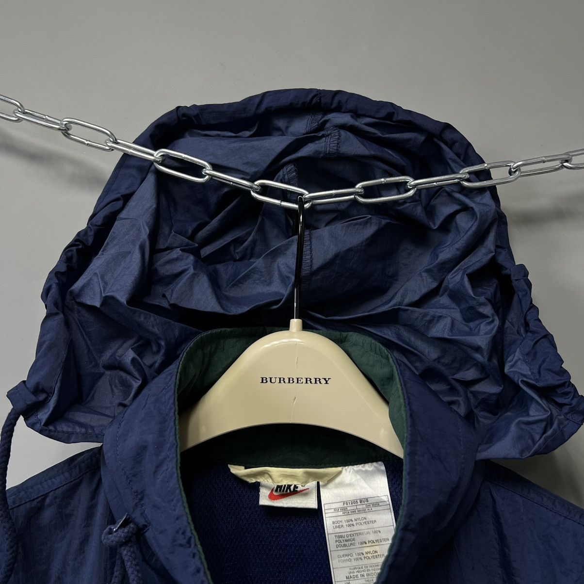 Nike Vintage Nike Windbreaker 90's Jacket Nylon Size M Y2k Size US M / EU 48-50 / 2 - 21 Thumbnail