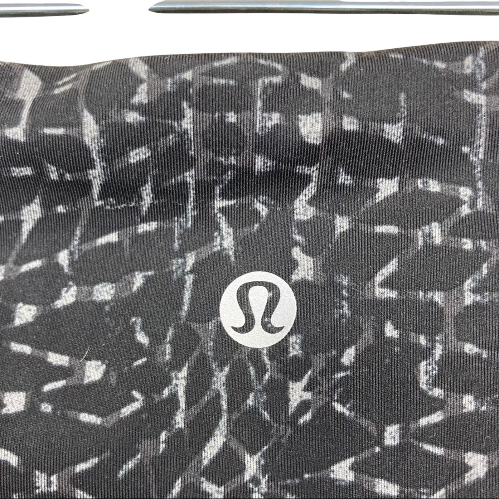 Lululemon Lululemon Var-City Samba Snake Battleship Cropped Leggings 2 Size 26" / US 2 / IT 38 - 5 Thumbnail