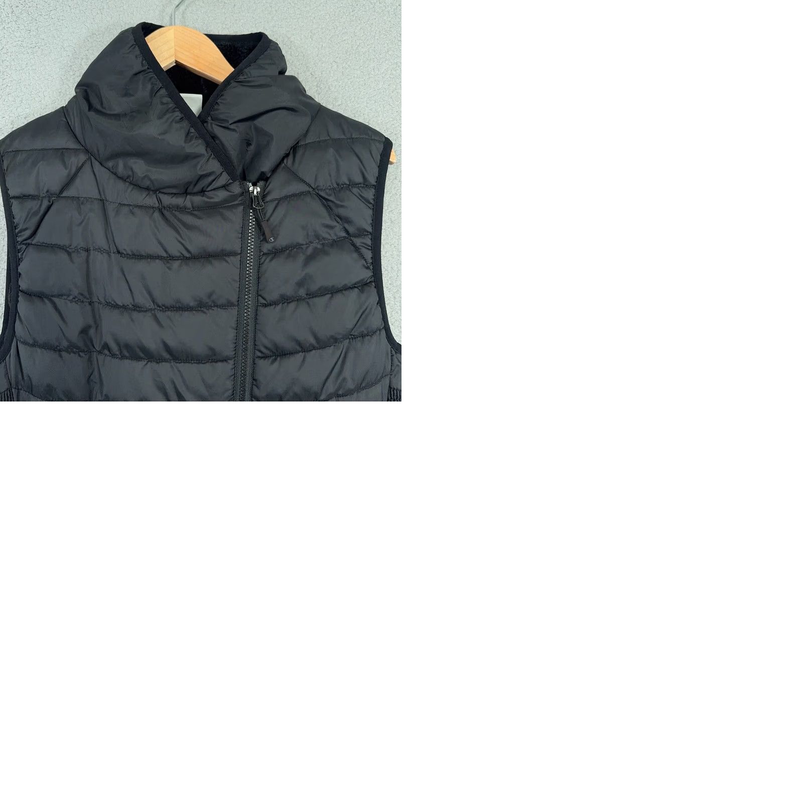 Champion Champion Puffer Vest Women M Black Full Zip Lined Polyester Pocketed Quilted Slim Regular Vest Size M / US 6-8 / IT 42-44 - 9 Thumbnail