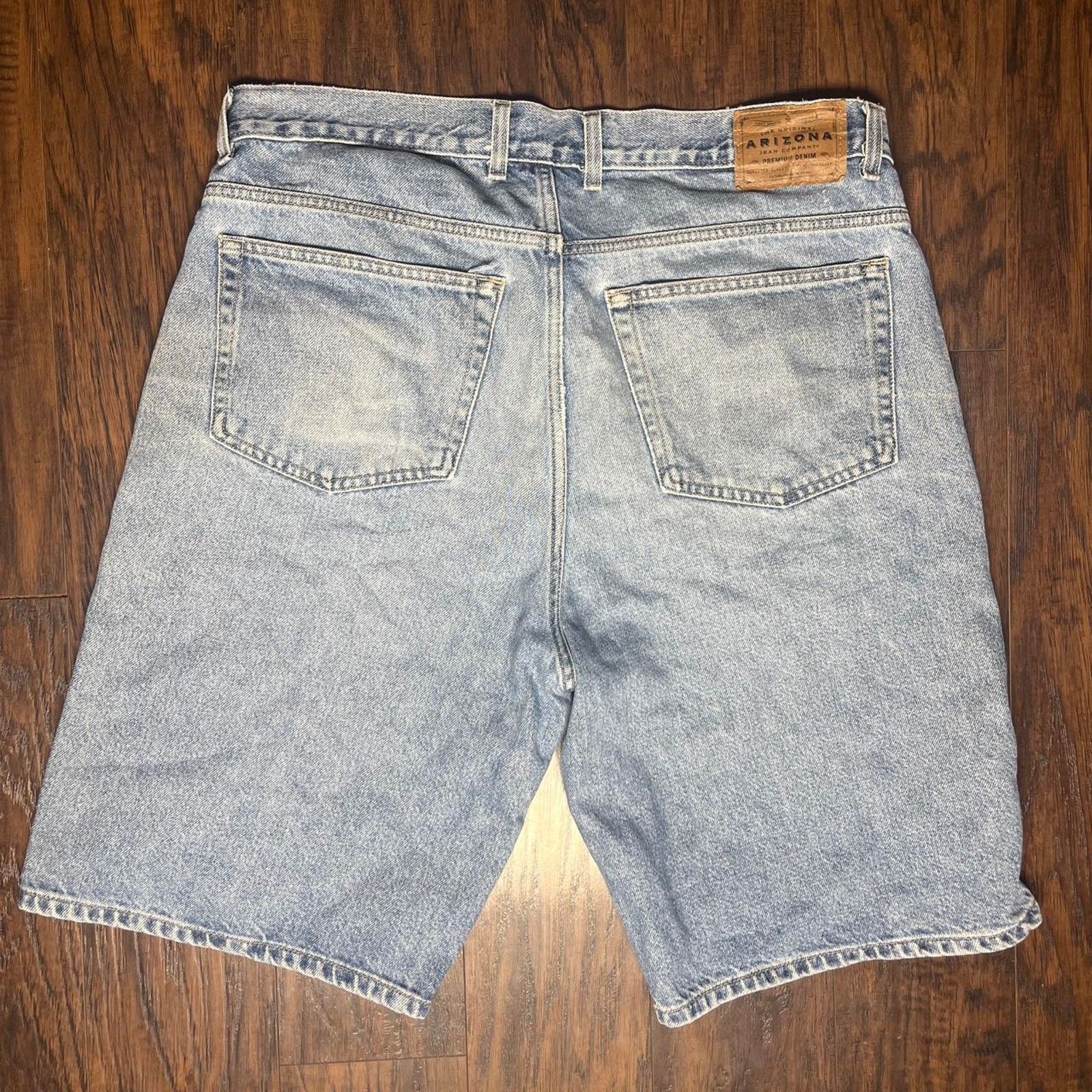 Arizona Jean Co. Light wash blue denim shorts Size US 36 / EU 52 - 3 Thumbnail
