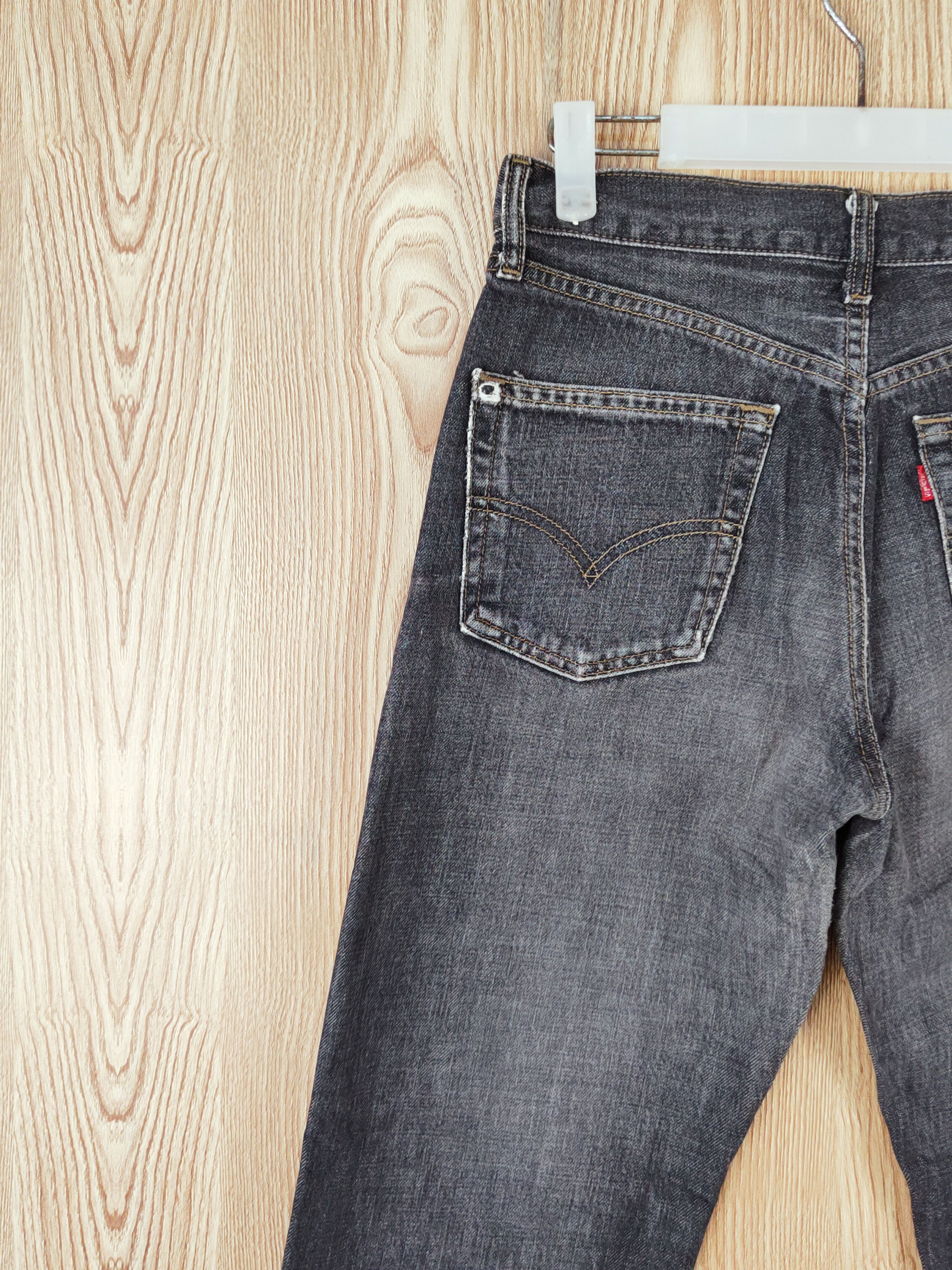 Levi's 552 Levi's Black Distressed Ripped Jeans #W498 Size US 27 - 10 Thumbnail