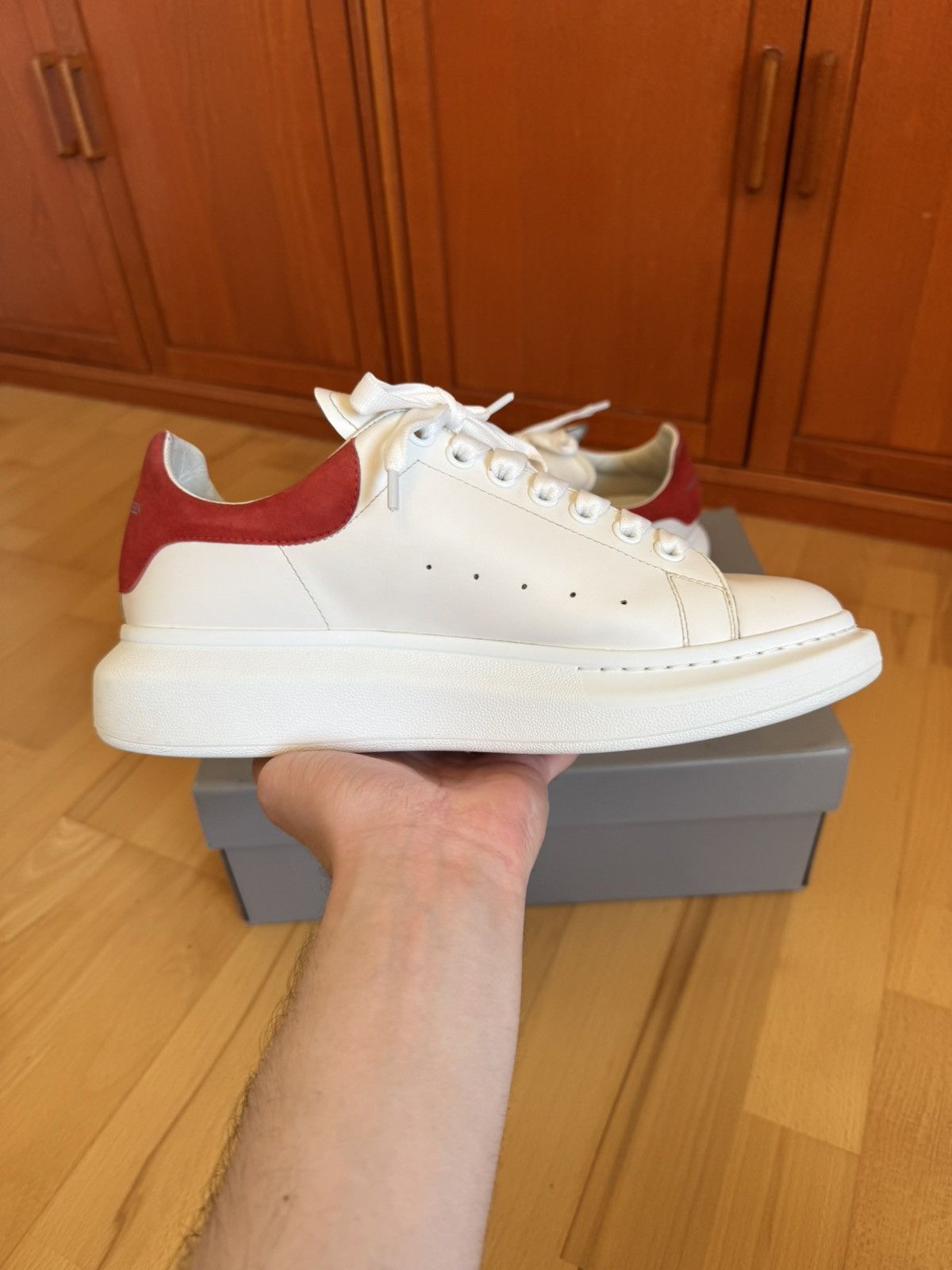 Alexander McQueen Alexander McQueen Oversize White Red Heel Suede Size US 9 / EU 42 - 4 Thumbnail