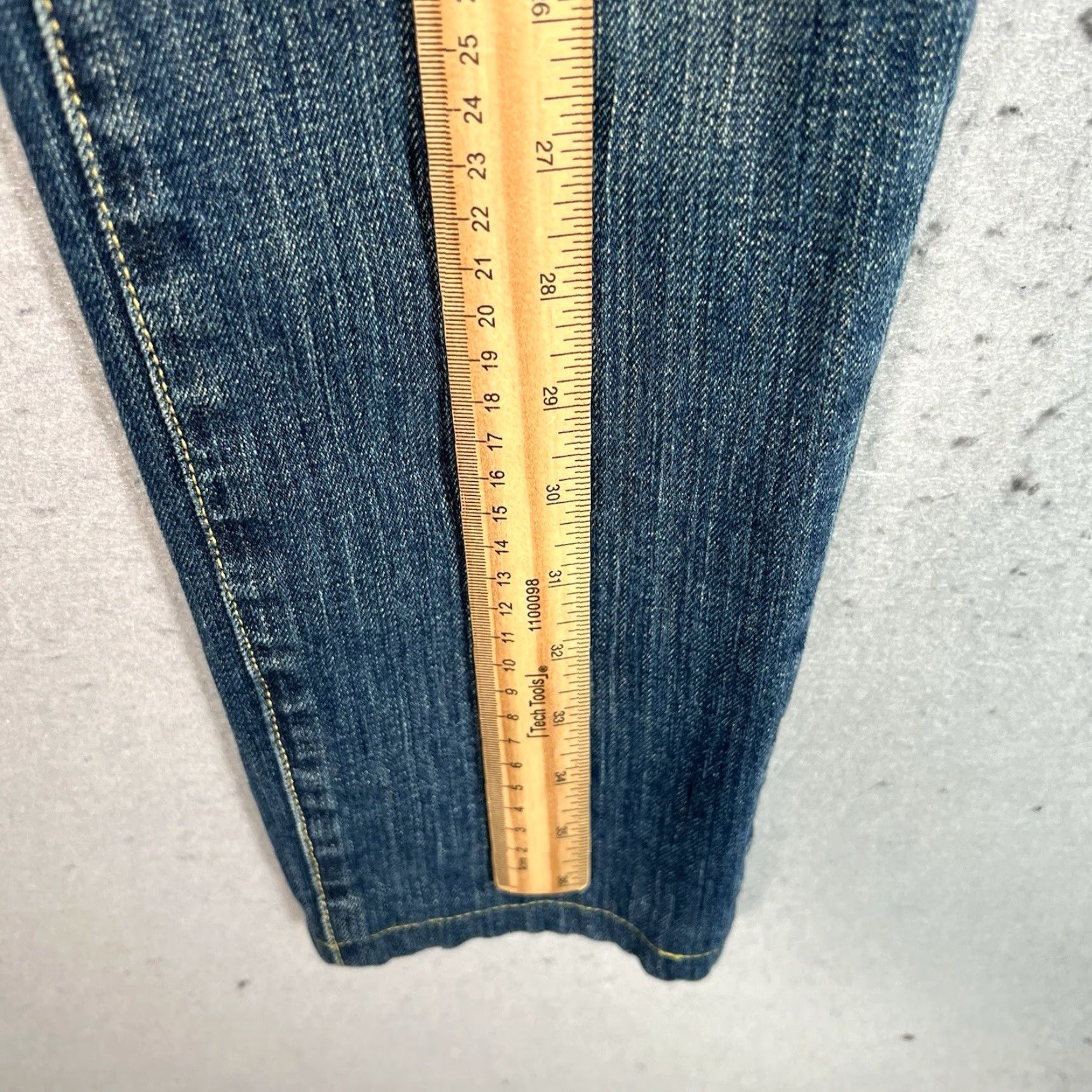 Vintage VINTAGE Armani Jeans Blue Denim Jeans Womens 27 90s Tapered Regular Fit Size 27" / US 4 / IT 40 - 4 Thumbnail