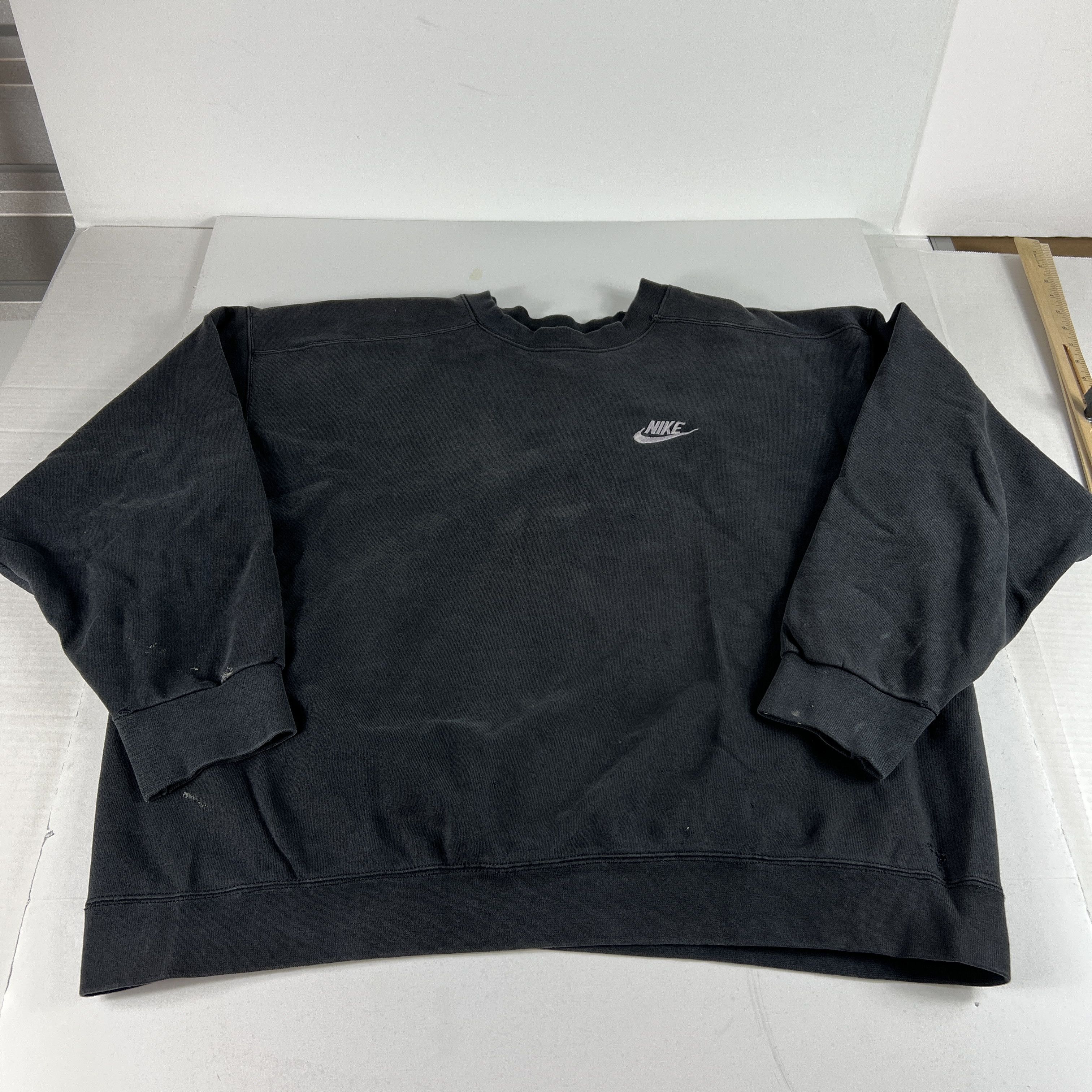 Nike × Vintage VTG 90s Nike Sweatshirt Boxy Oversized Thrashed Crewneck Size US XL / EU 56 / 4 - 1 Thumbnail