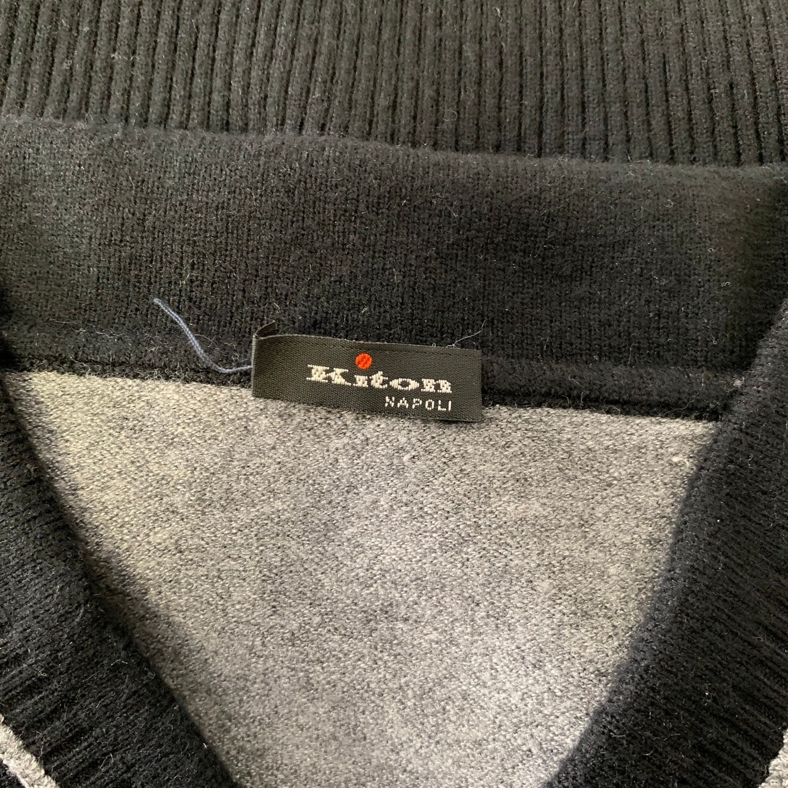 Kiton Size M Gray Black Knitted Cashmere Silk V-Neck Pullover Size US M / EU 48-50 / 2 - 6 Thumbnail