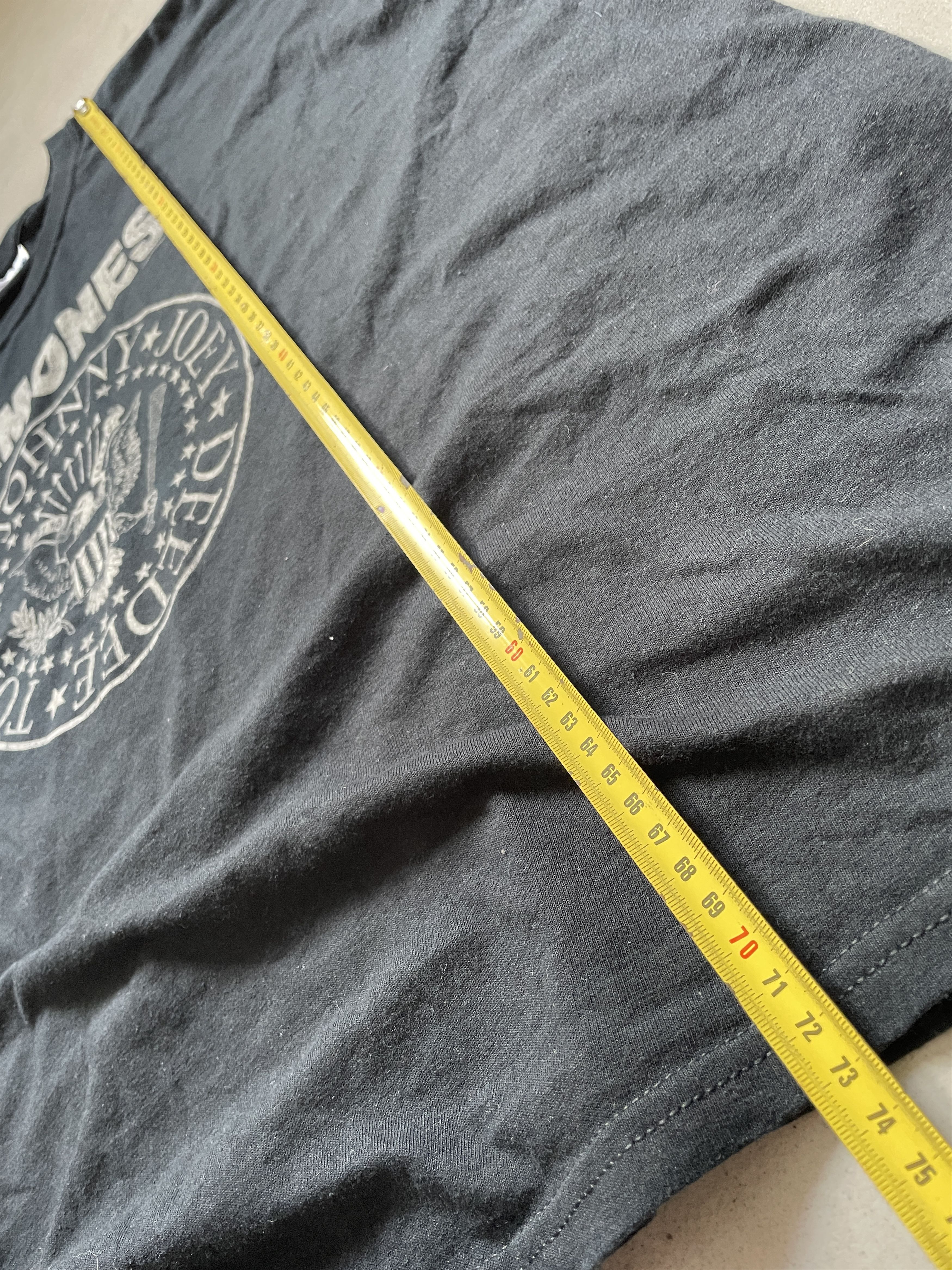 Band Tees Y2K RAMONES 2005 1234 HEY HO BLACK WASHED ROCK GRUNGE TEE Size US XL / EU 56 / 4 - 8 Thumbnail