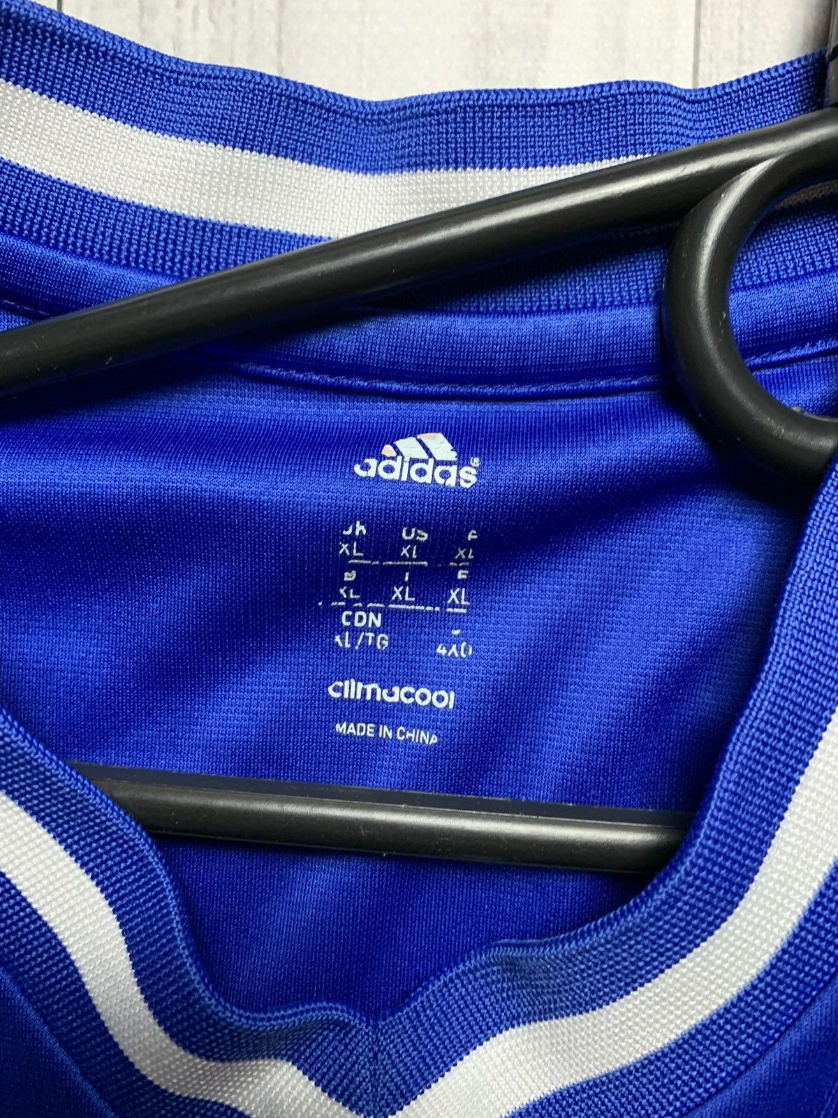 Adidas × Chelsea Soccer × Vintage Vintage adidas Chelsea soccer jersey size XL blue Size US XL / EU 56 / 4 - 7 Thumbnail