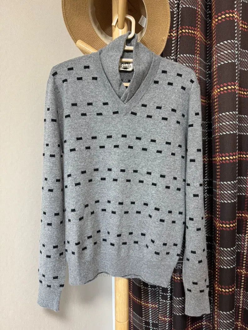 Hermes Hermes Cashmere sweater, 100% cashmere. Size US M / EU 48-50 / 2 - 1 Thumbnail