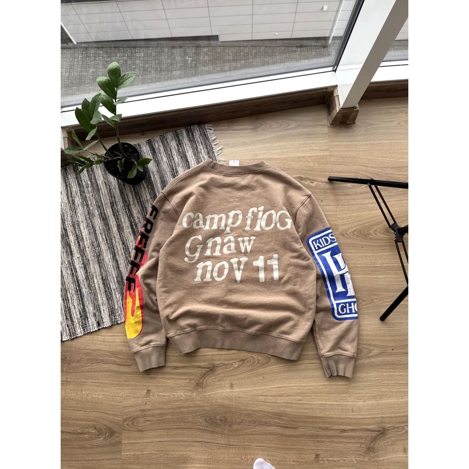Vintage VINTAGE Lucky Me I See Ghosts Sweatshirt Kanye West Kid Cudi Men M Beige Logo Crew Neck Pullover 90s Hip Hop Streetwear Size US M / EU 48-50 / 2 - 4 Thumbnail