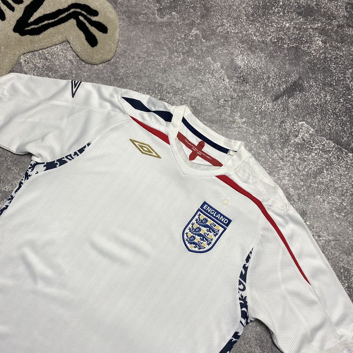 Umbro Vintage Umbro England 2007 National soccer jersey Size US M / EU 48-50 / 2 - 2 Thumbnail