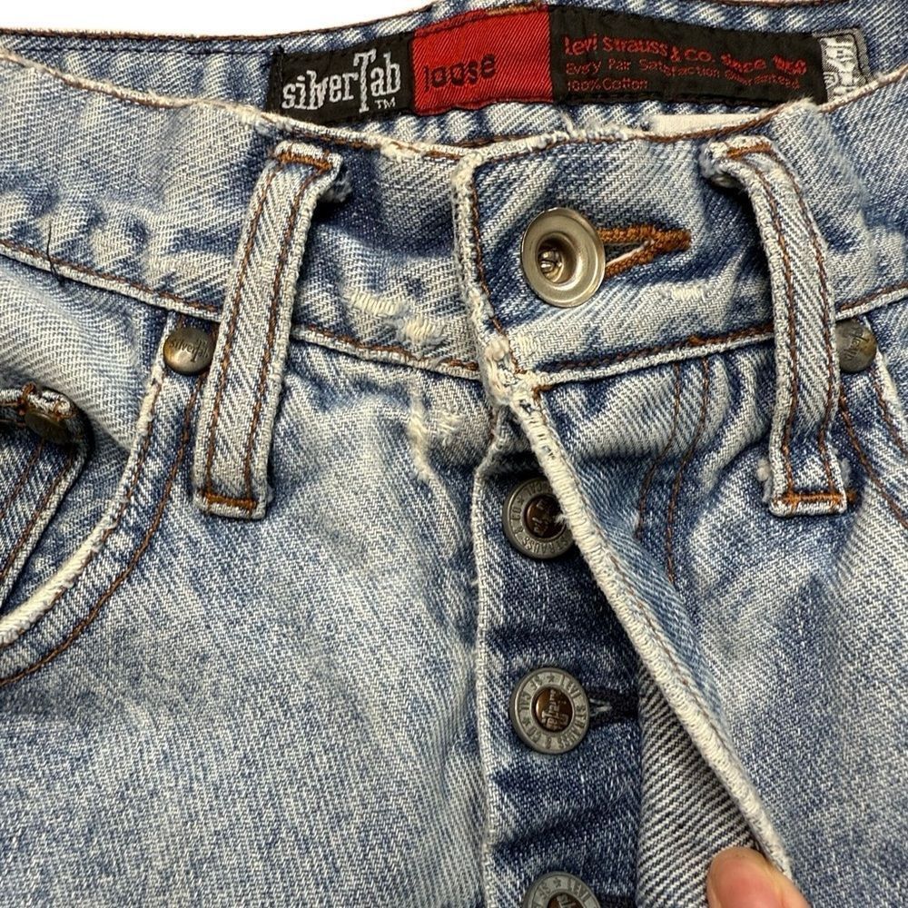 Levi's 90s Vintage Women’s Levi’s Silver Tab straight leg blue jean Size 26" / US 2 / IT 38 - 7 Thumbnail