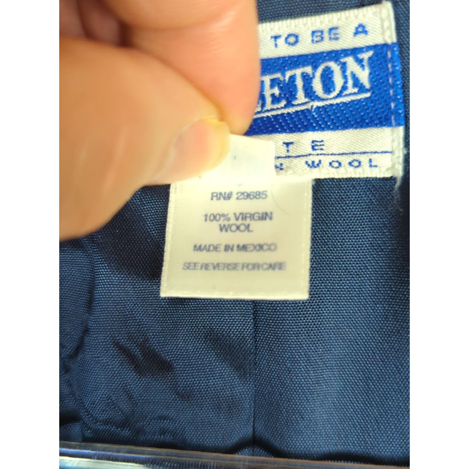 Pendleton VINTAGE Pendleton Blazer Women 10 Navy Blue Herringbone 100% Wool Lined Notch Lapel Two-Button Short? Wait Size L / US 10 / IT 46 - 5 Thumbnail