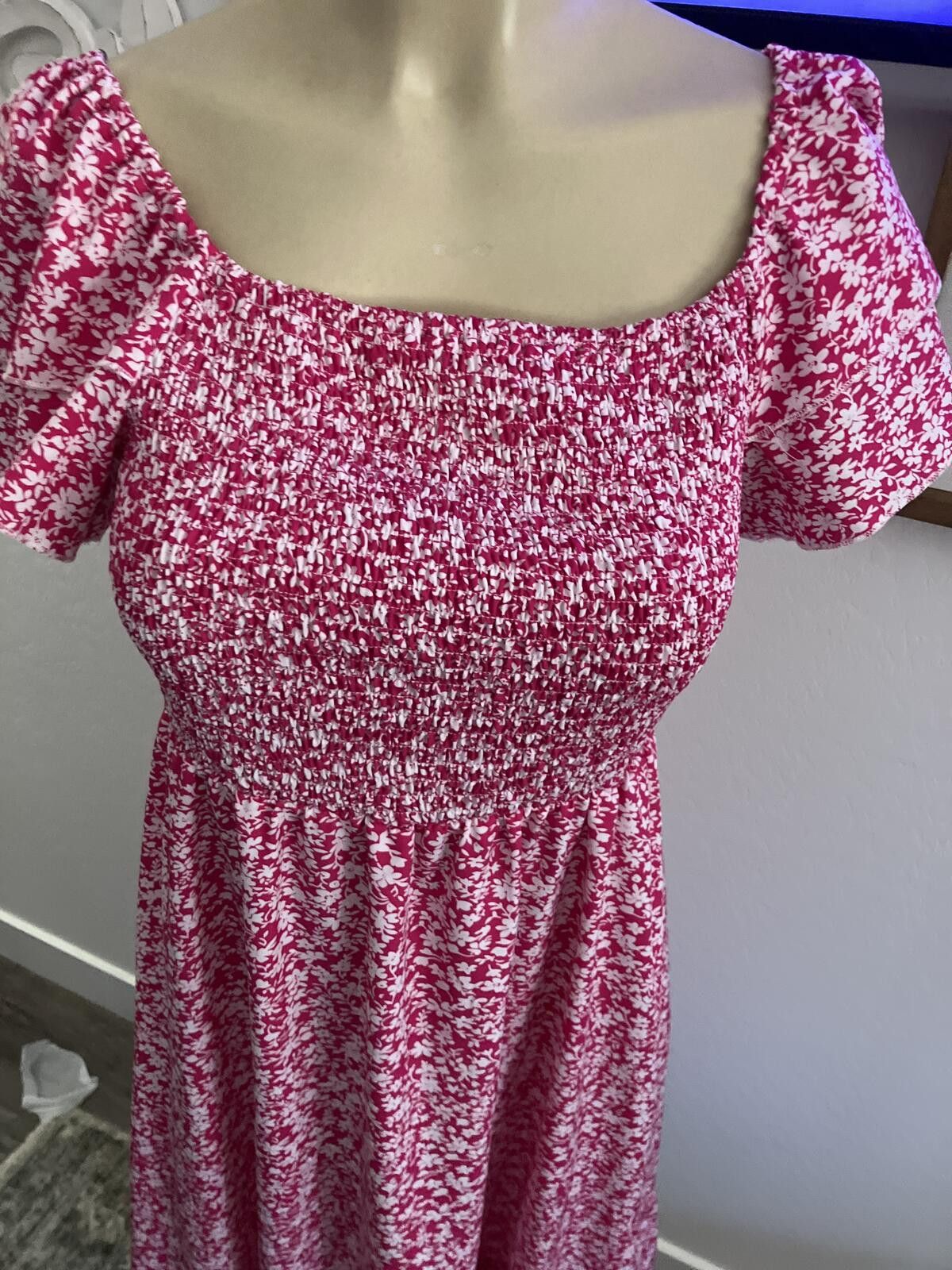 Shein Pink Floral Smocked Midi Dress with Puff Sleeves Size ONE SIZE - 2 Thumbnail