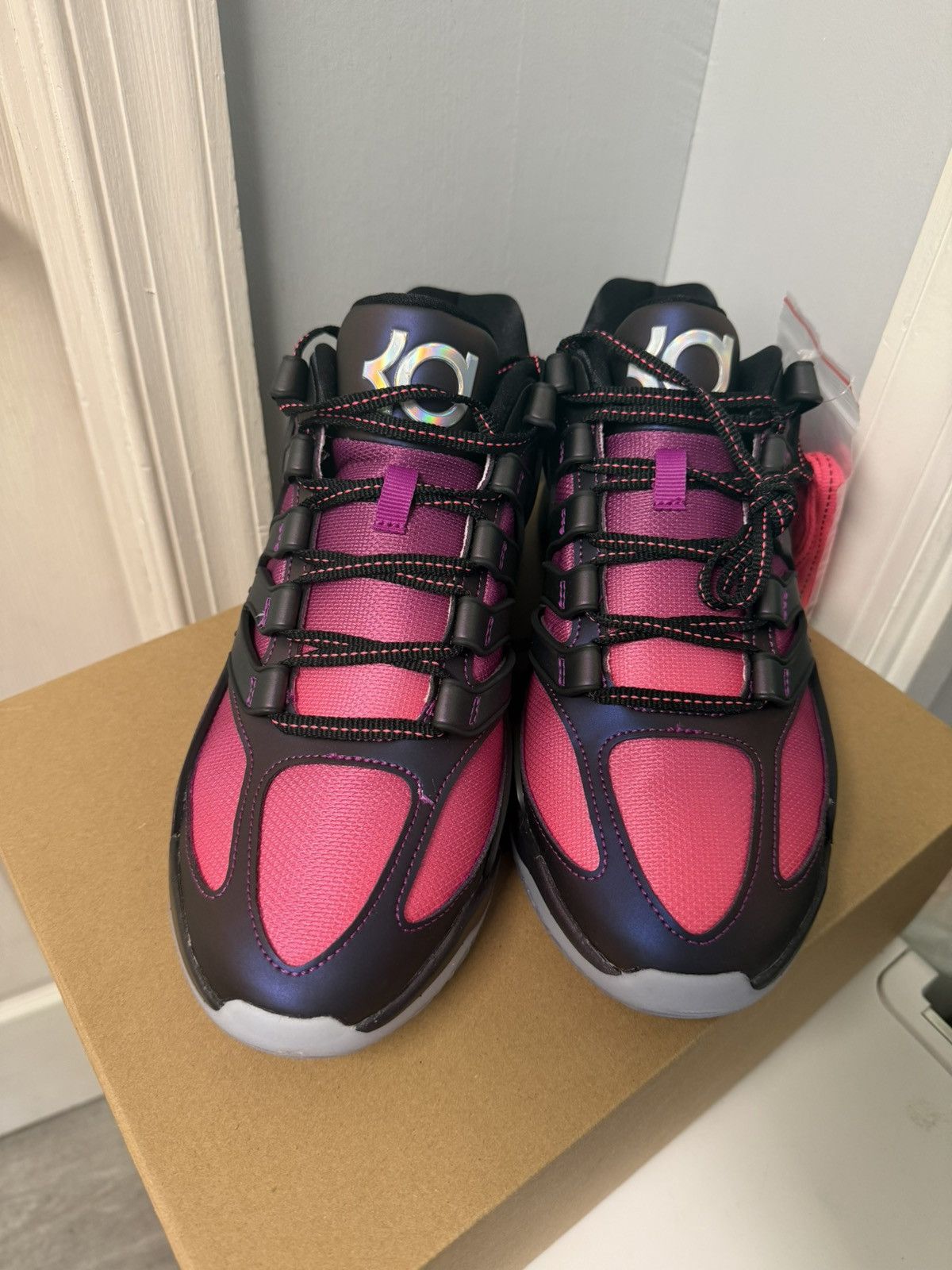 Nike nike kd 17 black and pink Size US 11 / EU 44 - 1 Thumbnail
