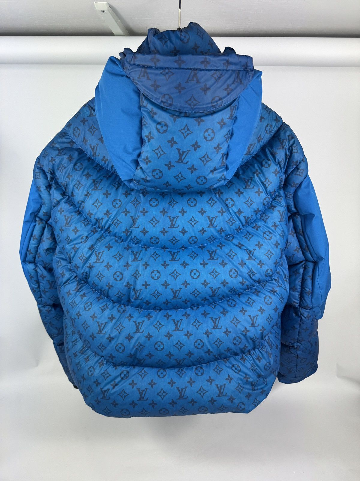 Louis Vuitton 2054 HEAT & WATER SENSITIVE MONOGRAM PRINT PUFFER JACKET Size US L / EU 52-54 / 3 - 2 Thumbnail