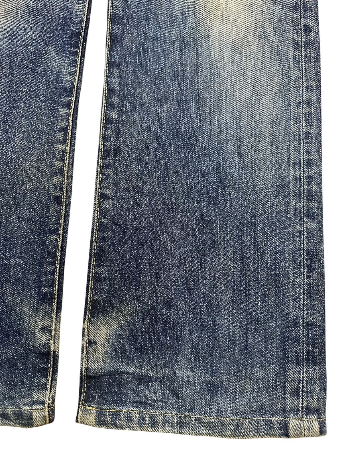 Uniqlo Vintage Japanese Uniqlo Blue Faded Wash Distress Loose Jeans Size US 31 - 8 Thumbnail