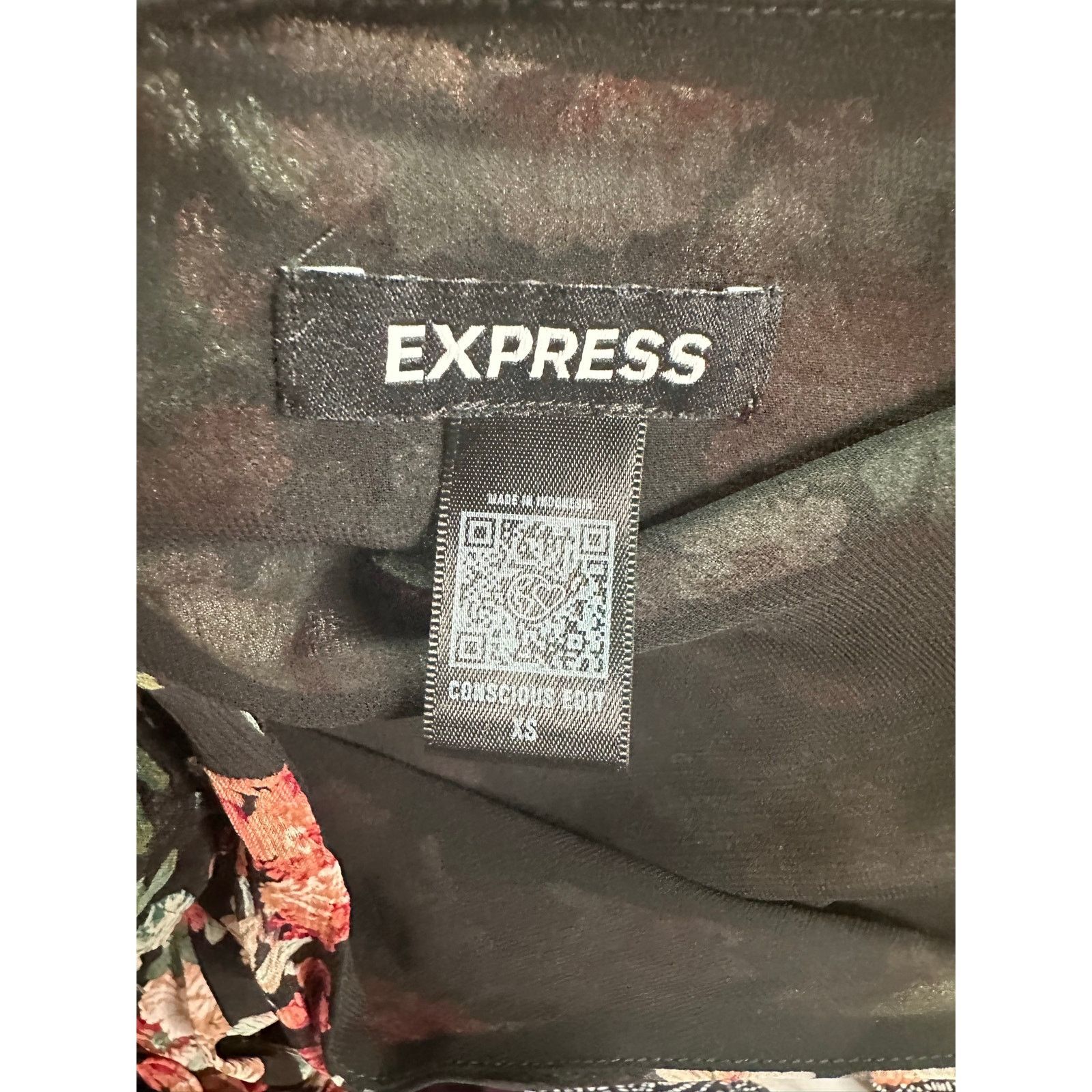 Express Express black red floral long sleeves blouse size XS Size XS / US 0-2 / IT 36-38 - 3 Thumbnail