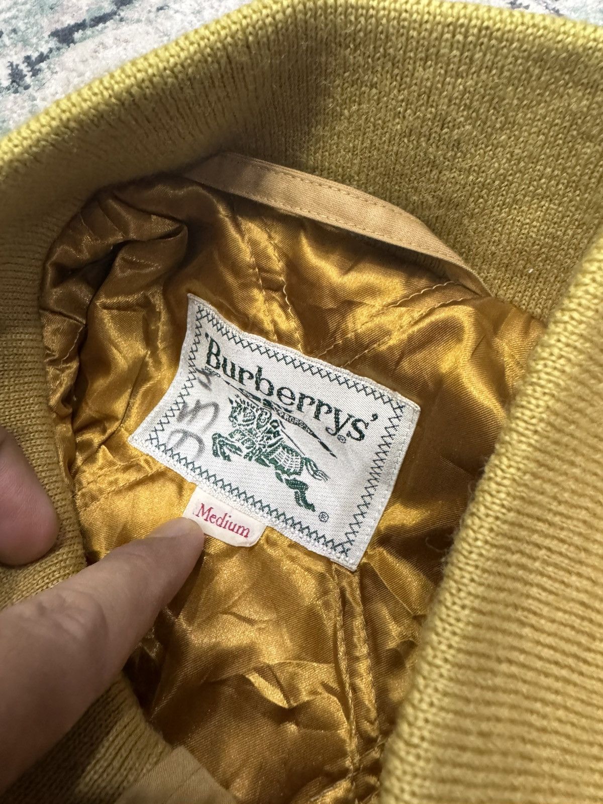 Burberry VINTAGE BURBERRYS BOMBER JACKET BEIGE Size US M / EU 48-50 / 2 - 5 Thumbnail