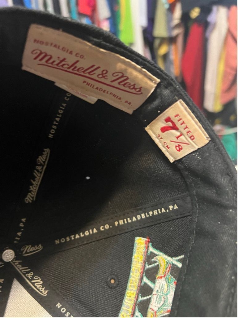 Mitchell & Ness Chicago Bulls 1998 Fitted Hat Black/Green Size 7 1/8 Size 30 - 8 Thumbnail