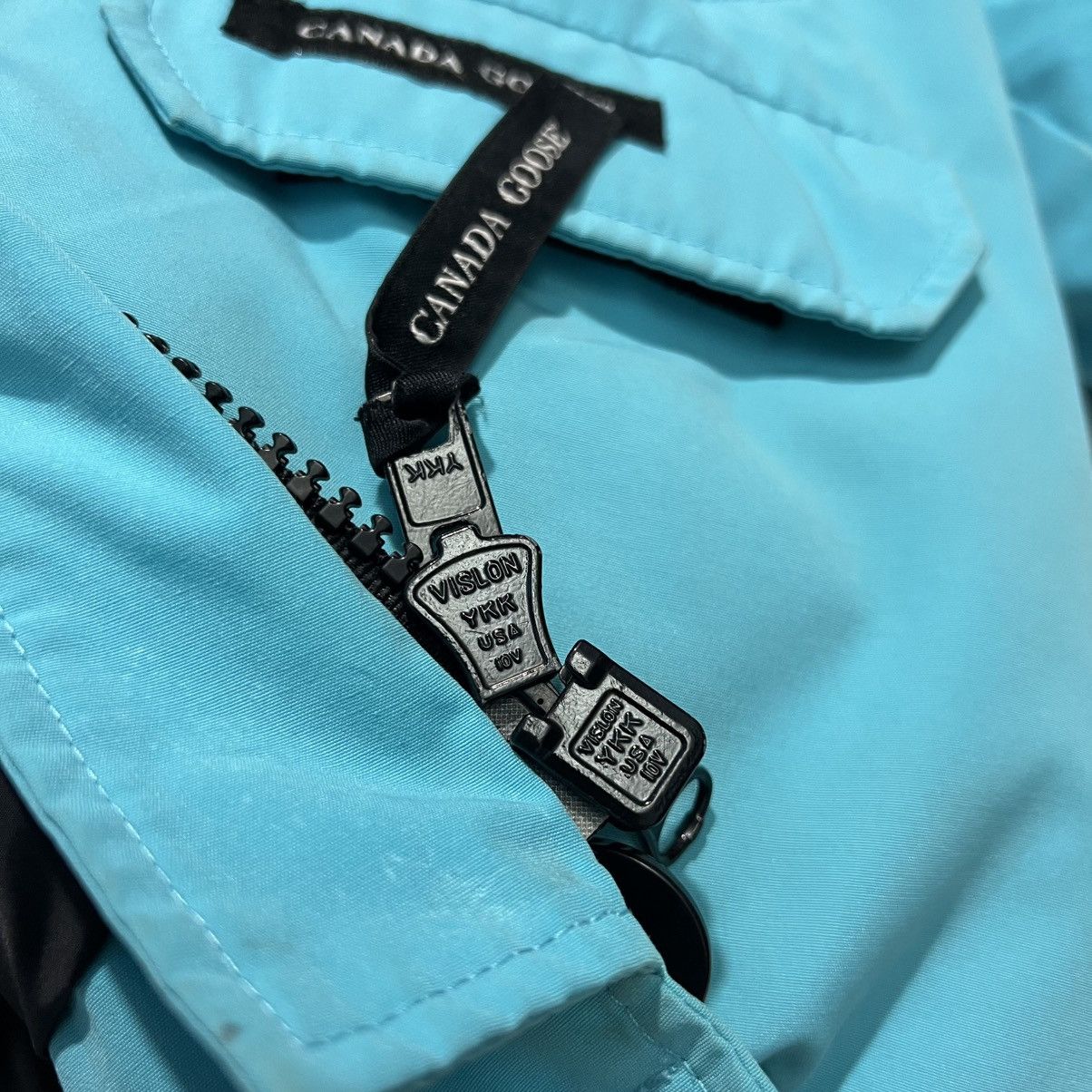 Canada Goose Ganada Goose chilliwack rare Iceberg color Size L / US 10 / IT 46 - 17 Thumbnail