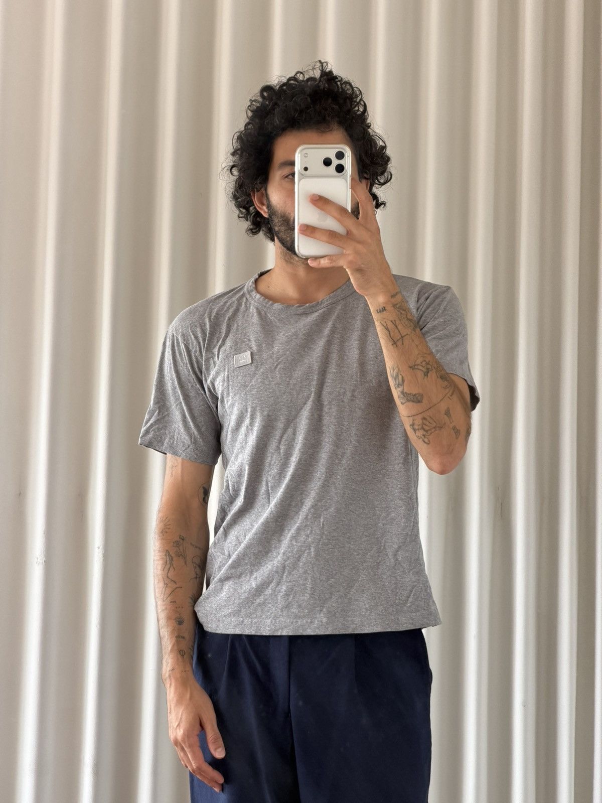 Acne Studios Acne Studios Grey Nash Face Patch T-Shirt Size US M / EU 48-50 / 2 - 1 Thumbnail
