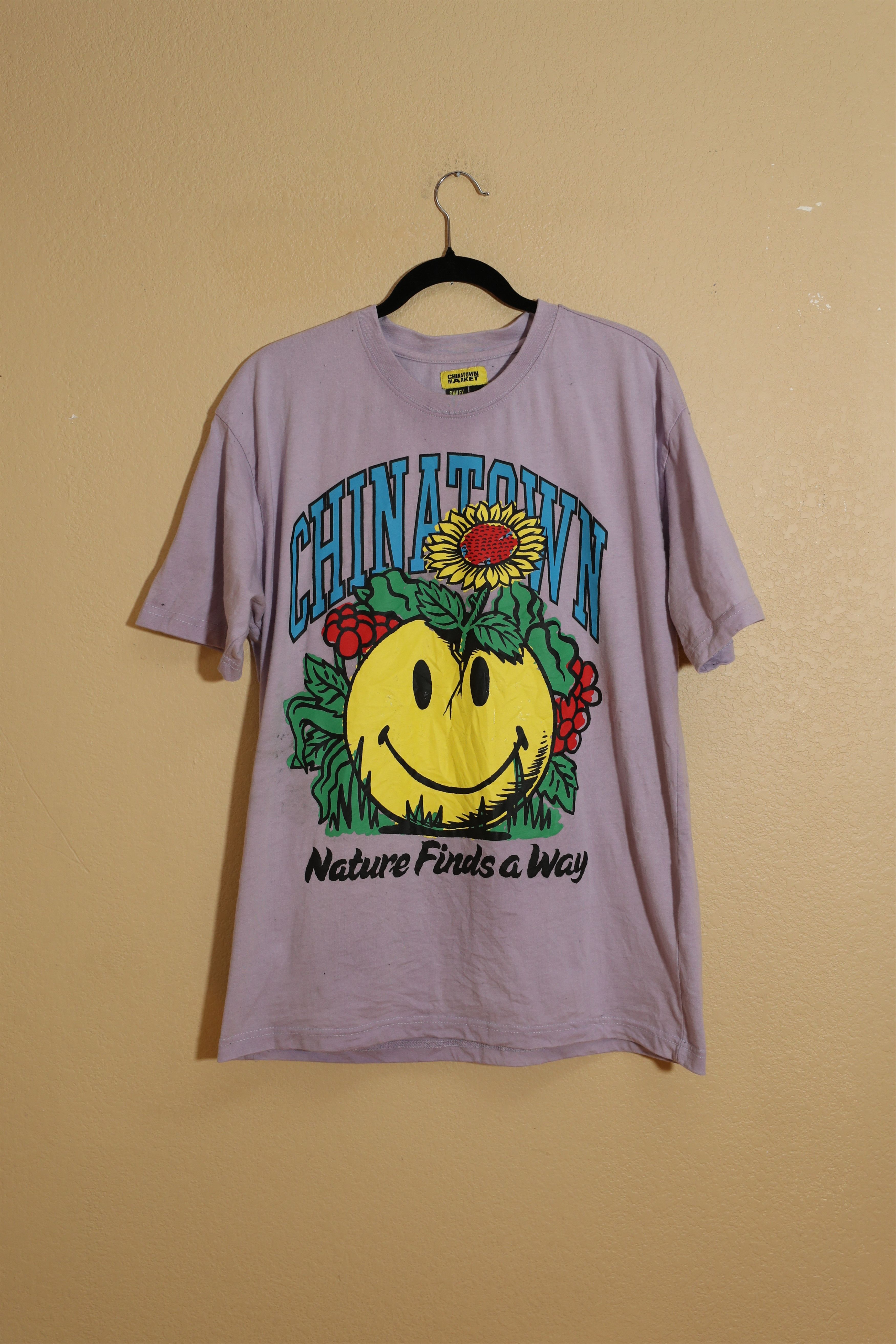 Other Chinatown Market x Smiley Nature Finds a Way Tee (L) Size US L / EU 52-54 / 3 - 1 Thumbnail