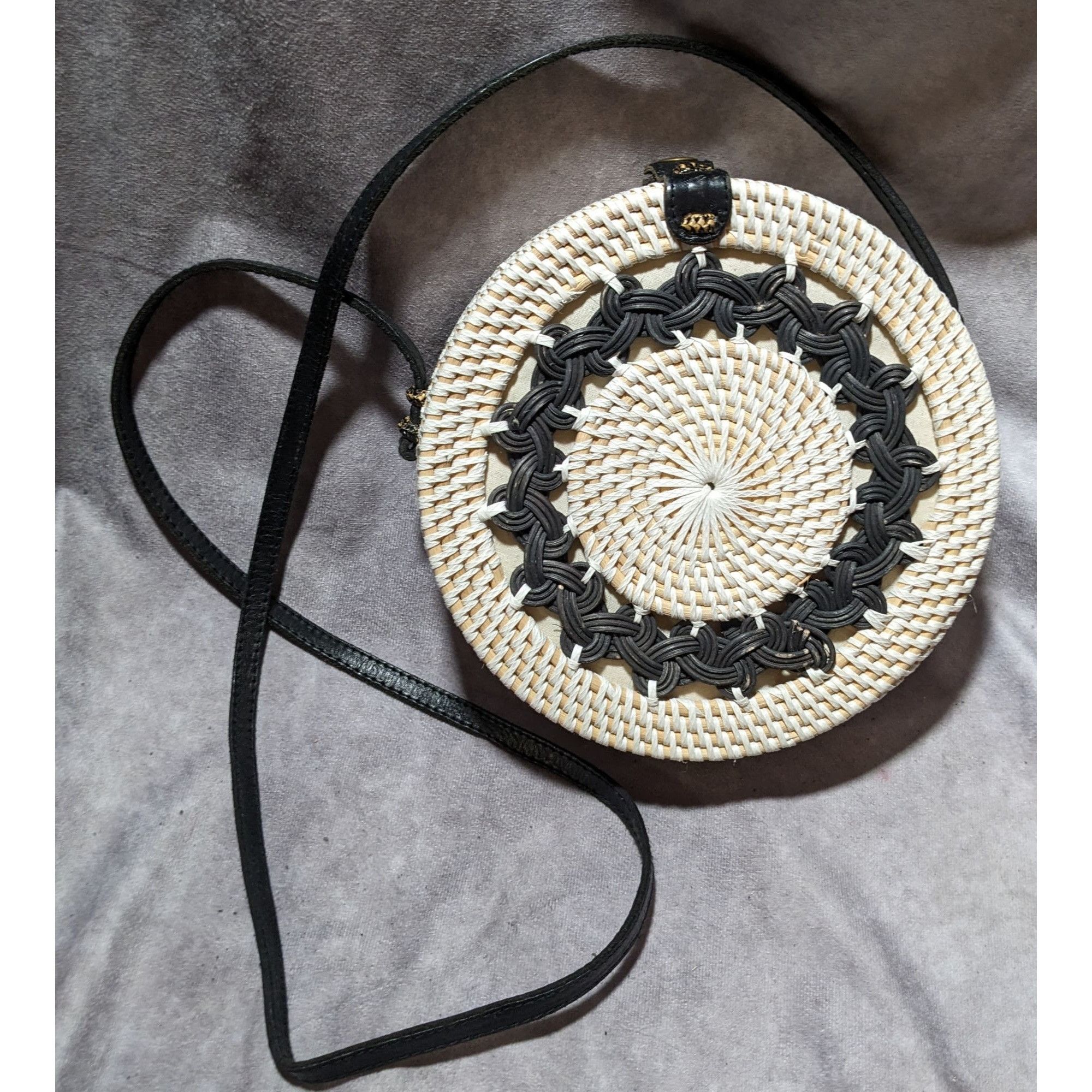 Other Retro Round Woven Rattan Crossbody Purse Size ONE SIZE - 5 Thumbnail